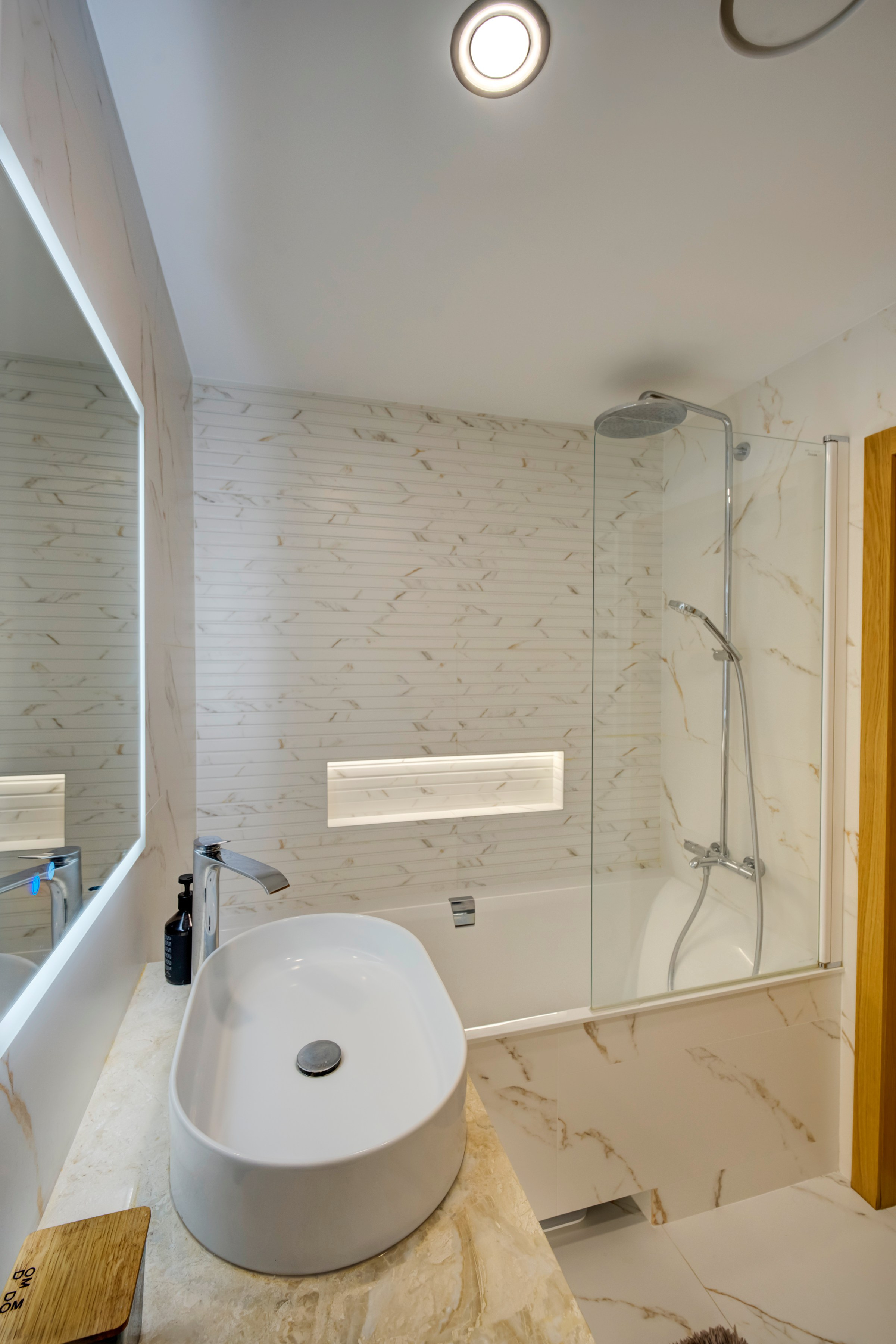 Gilužio g. 49, 2k. butas prie ežero. Elina Sapiega fotografė Vilniuje