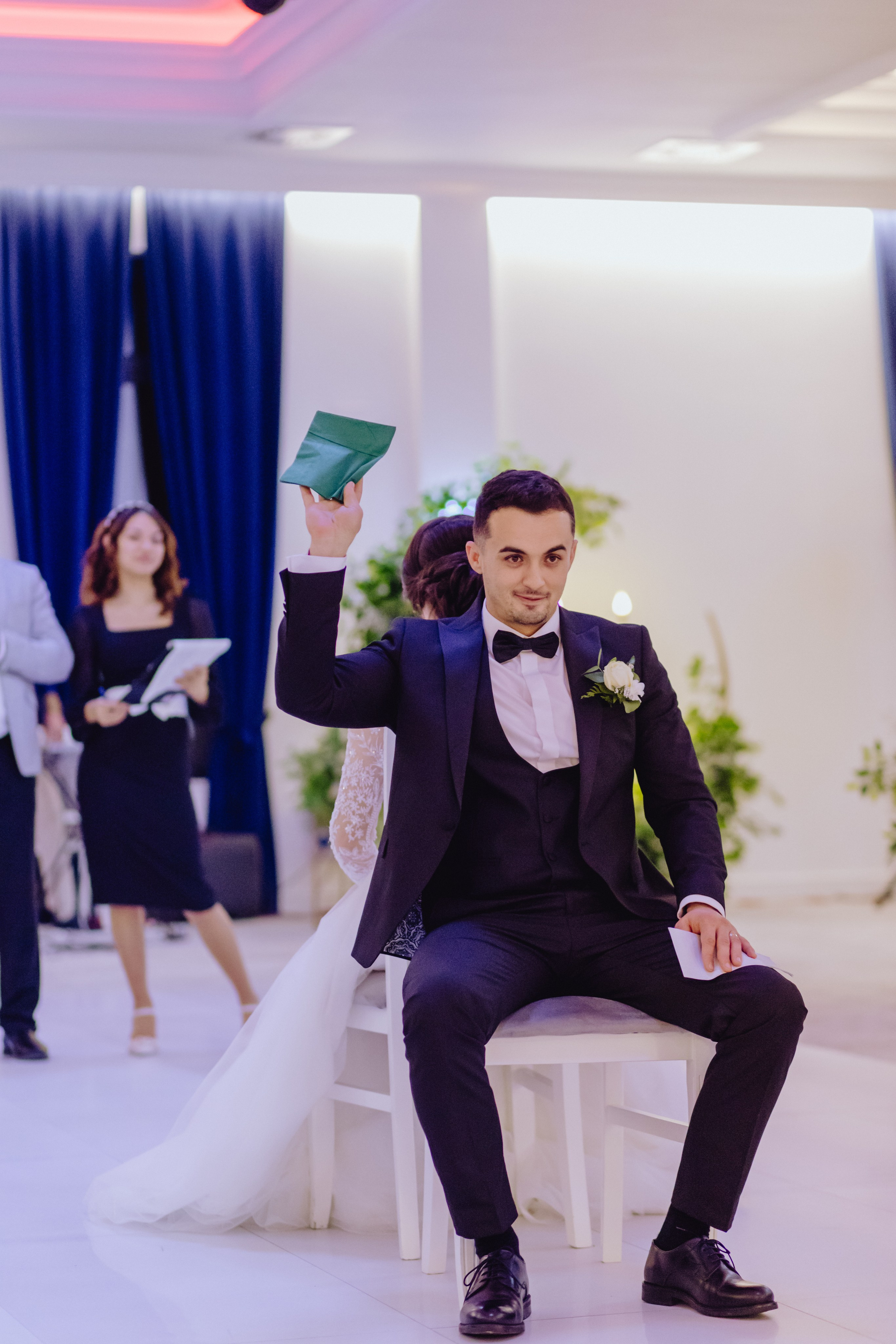 Adi & Angela. Wedding & couple photographer from Romania Rut Vetan