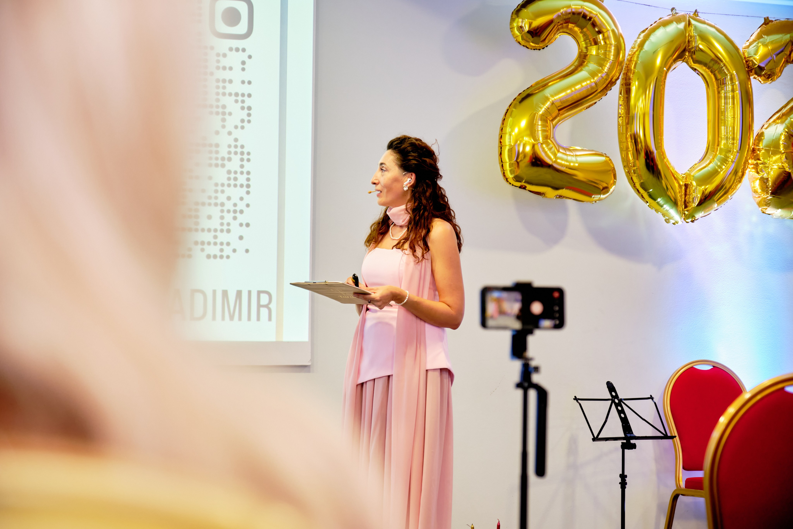 Фоторепортаж з благодійного Новорічного балу у Чорногорії. Портретний фотограф Альона Новгородцева