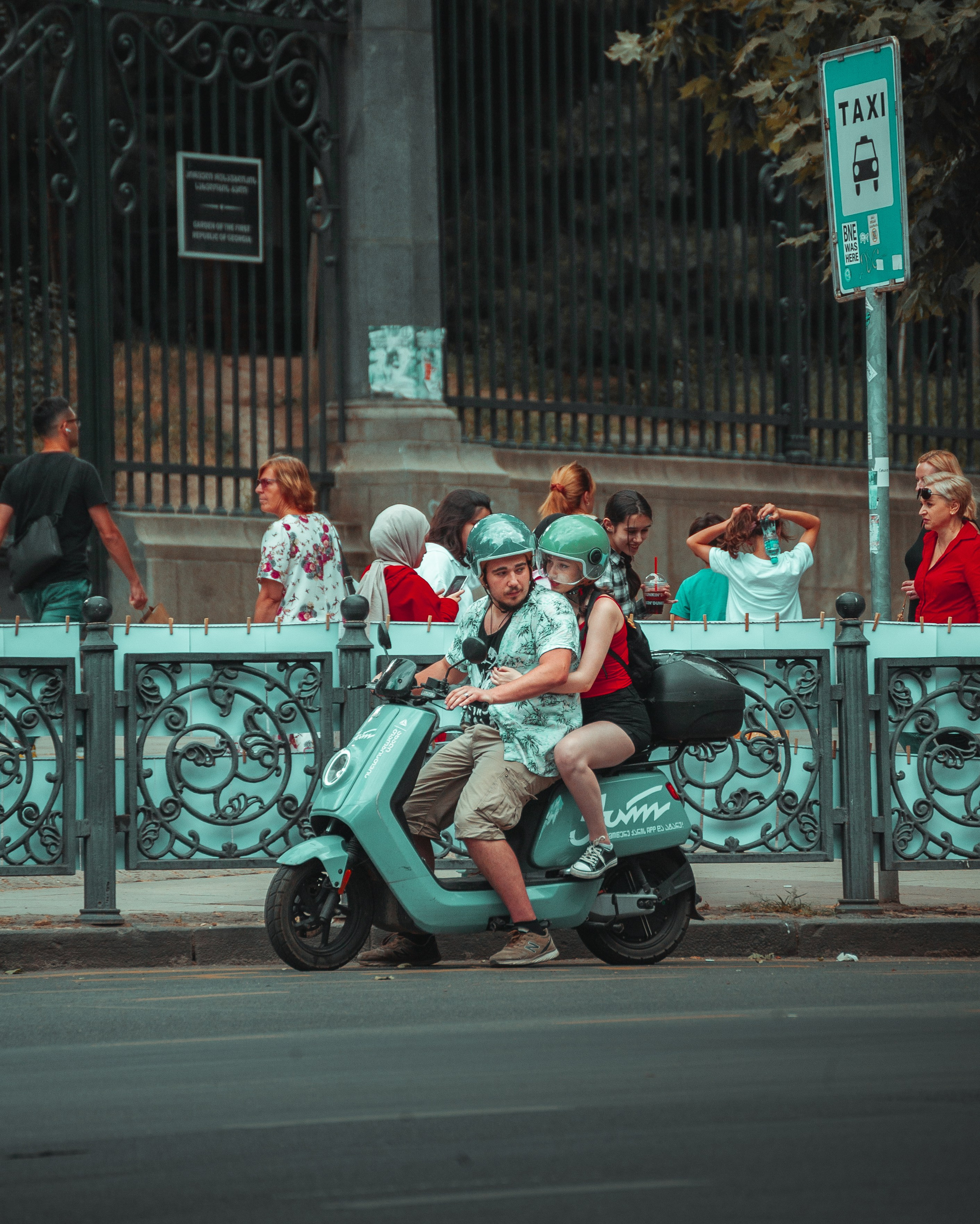 T B I L I S I. Bspander