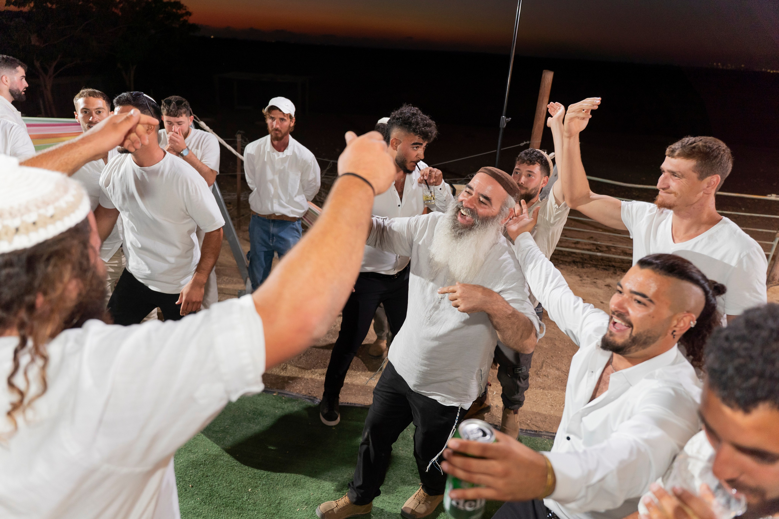 אביה ואחיה. יוסף מזרחי צילום חתונה, ברית וזוגיות. צלם מקצועי שאוהב להוציא אתכם הכי יפים ברגעים הכי מרגשים