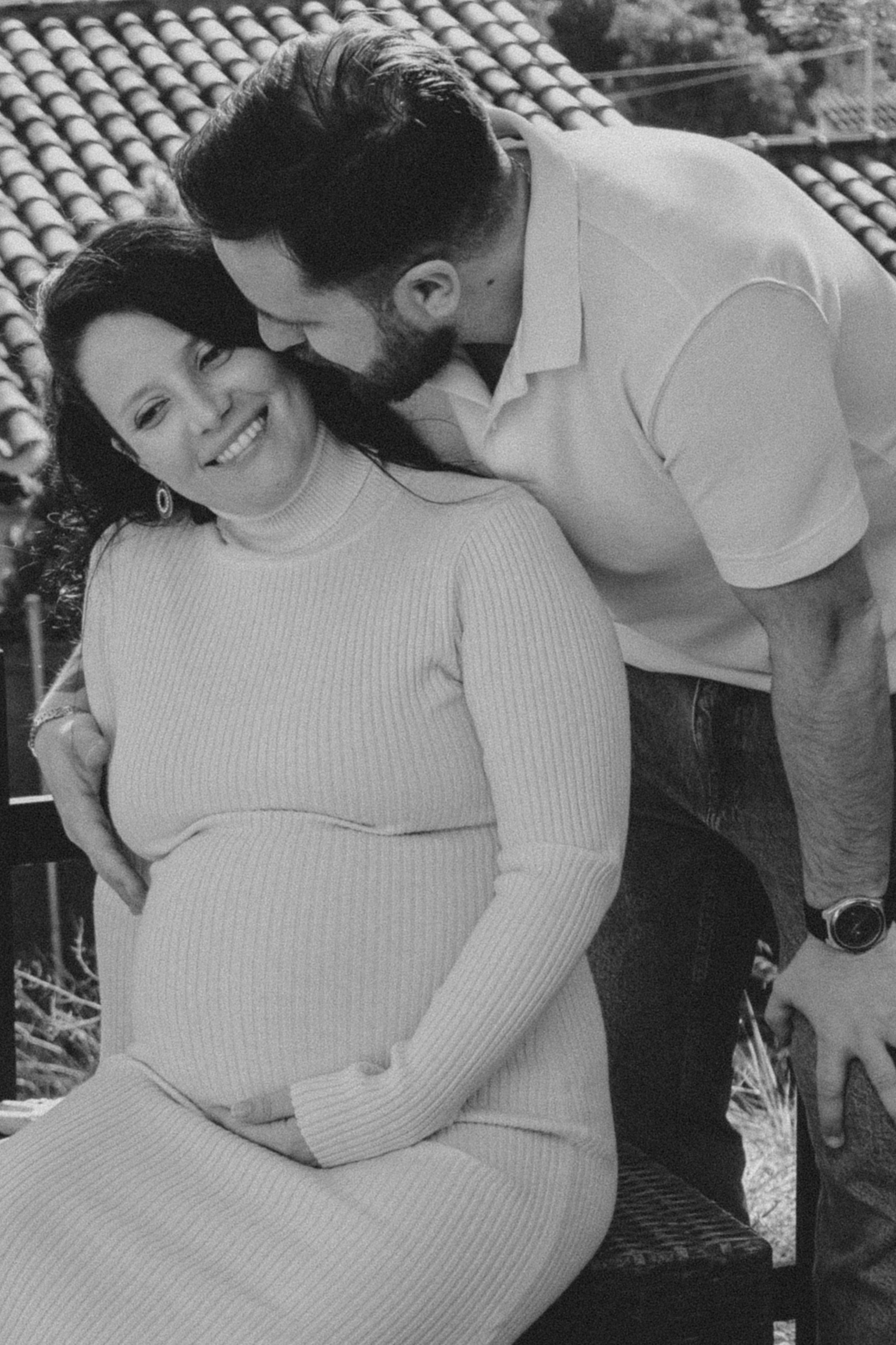 Sesión familiar embarazo. Fotografía profesional en Calafell - Elena Medvedeva