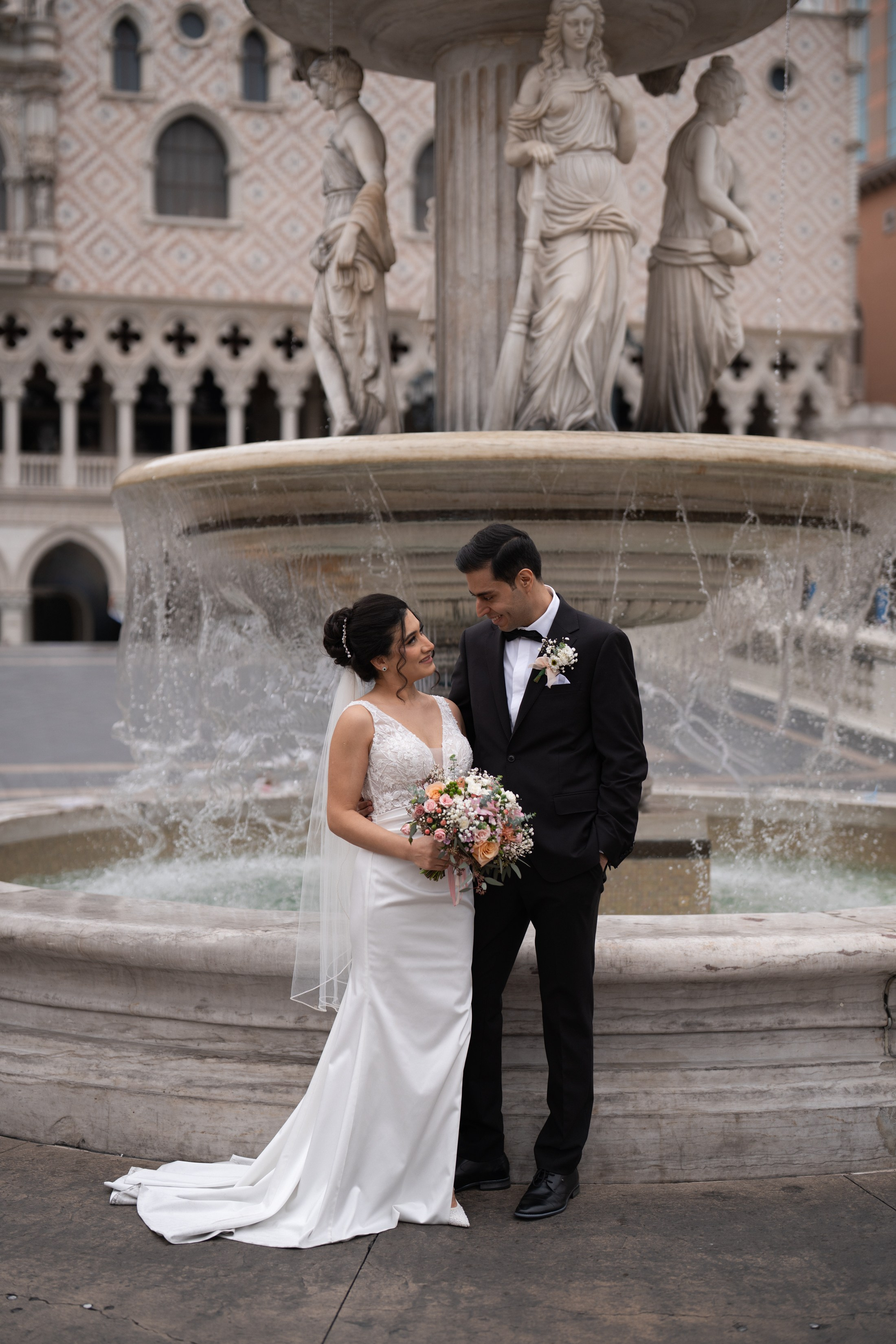 Sia&Yasi. Wedding & elopement photographer Viktoriya Kravtsov. Las Vegas