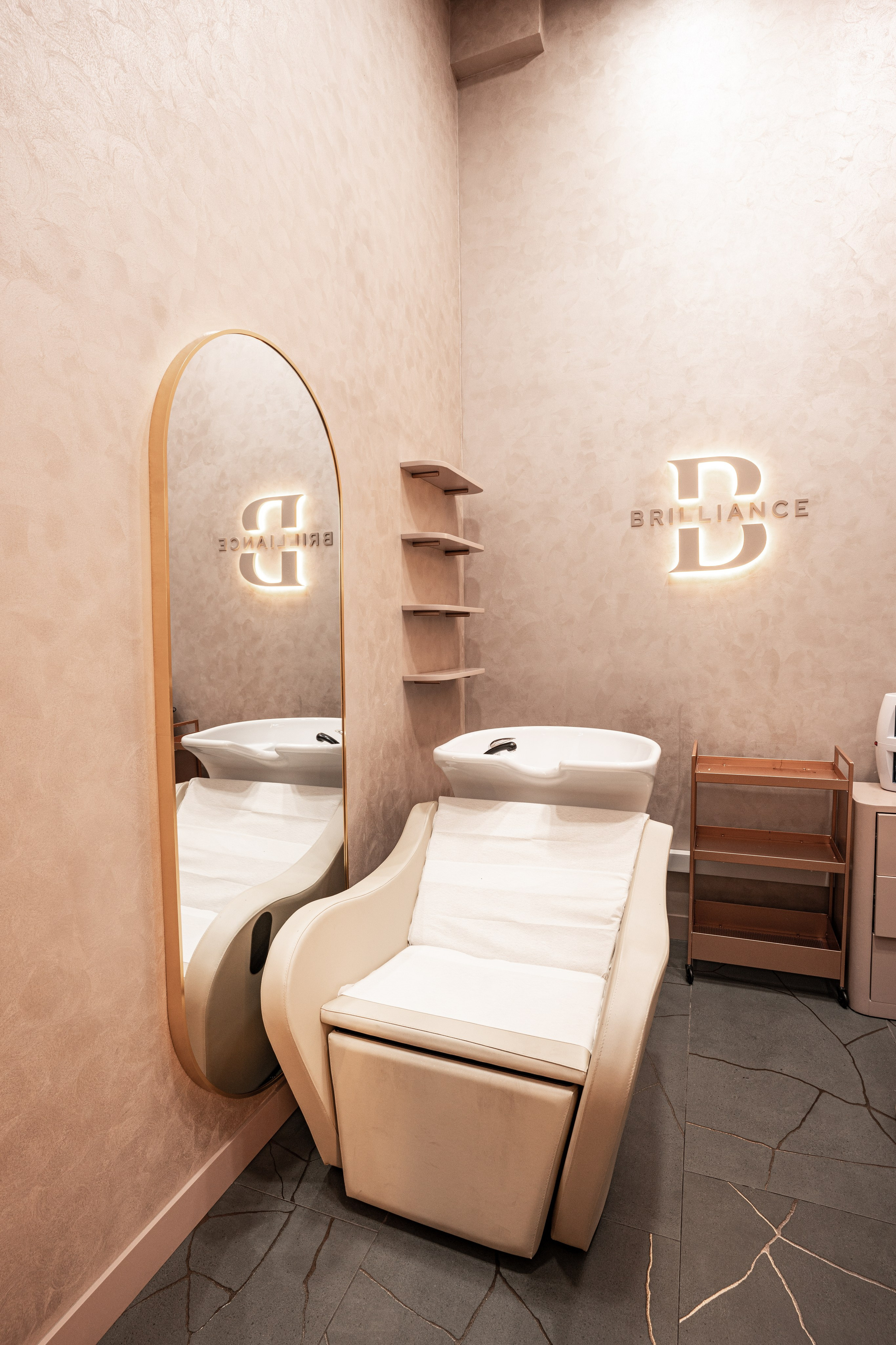 INTERIOR. Photo and video production. Editing & retouching services. Training