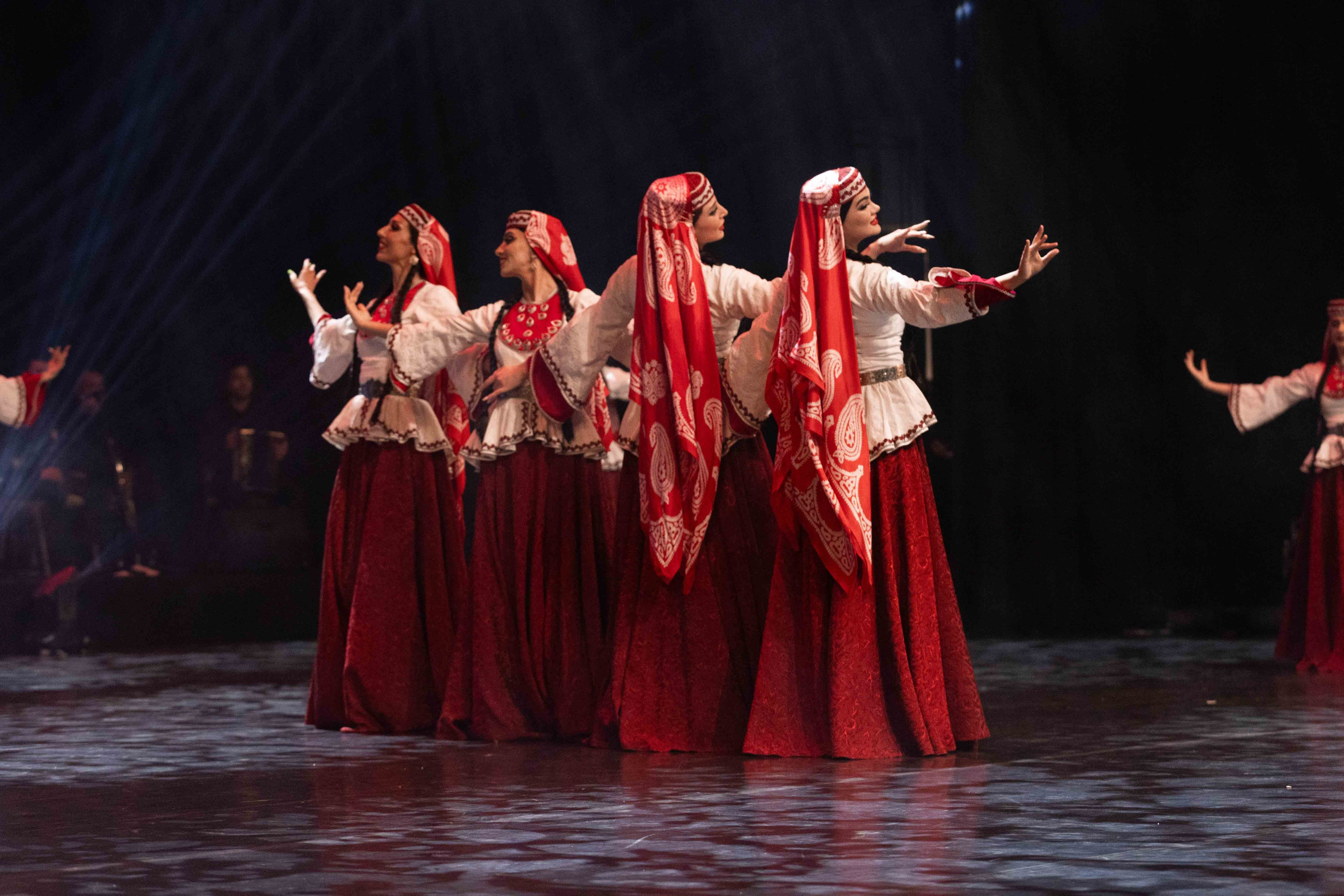 STATE DANCE ENSEMBLE. Wedding&Event photographer Ismail Rzayev in Baku