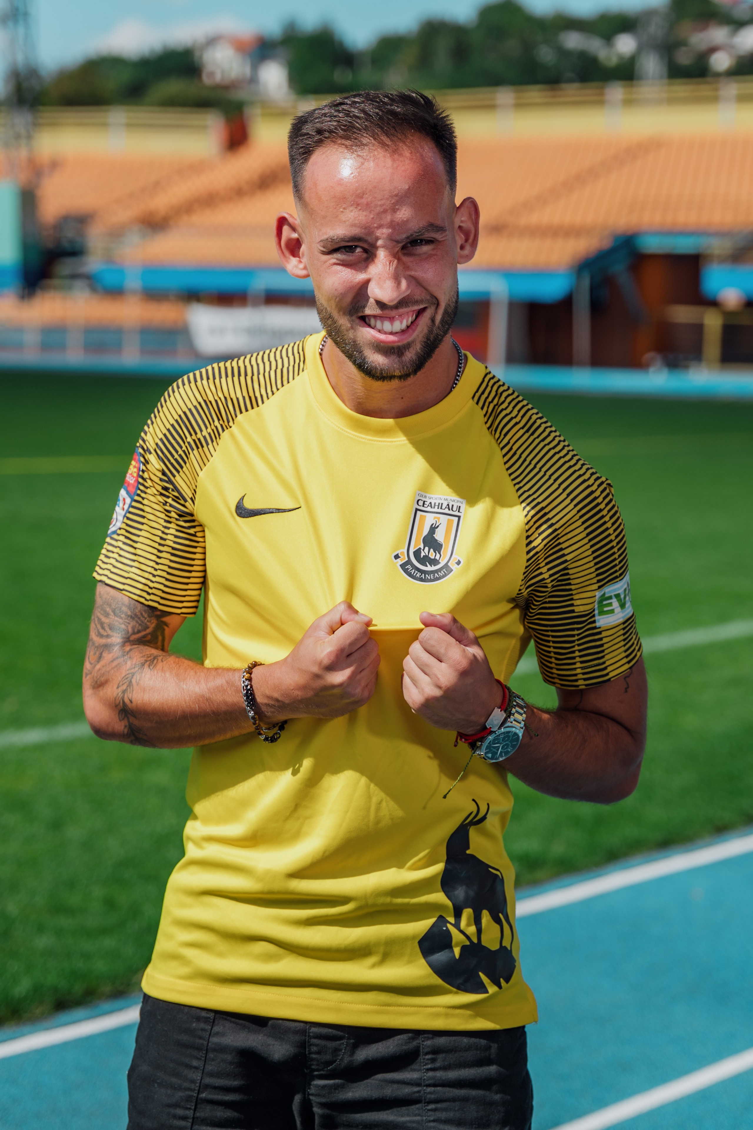 Folha. Dragosbaciuartphotographer