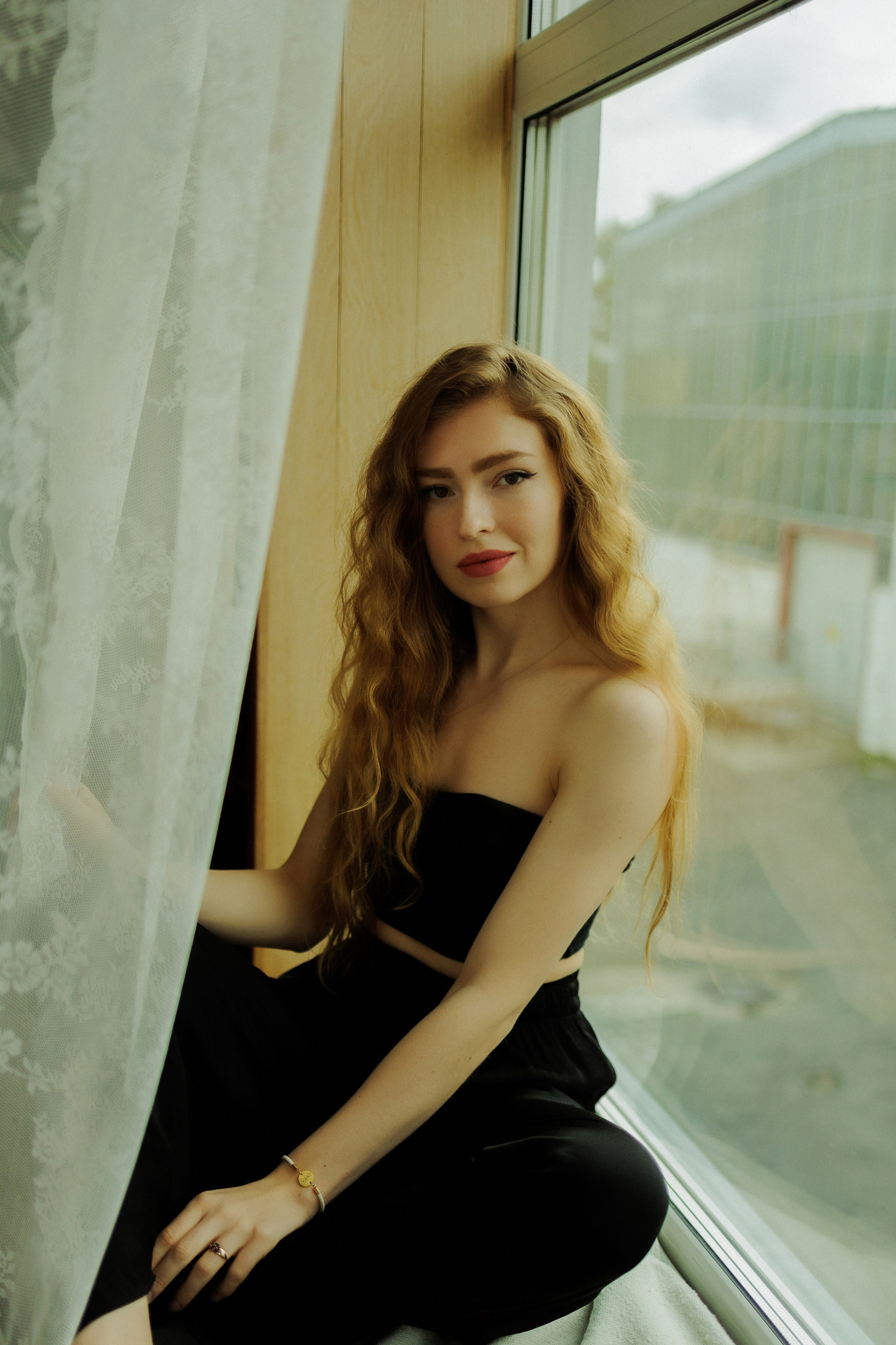 Soft Light — Intimate Lifestyle Portraits by the Window | Natural & Soulful Photography. Kristina Kozheltsova- Soulful Portrait&Lifestyle&Love Story Photographer in Leipzig, Germany