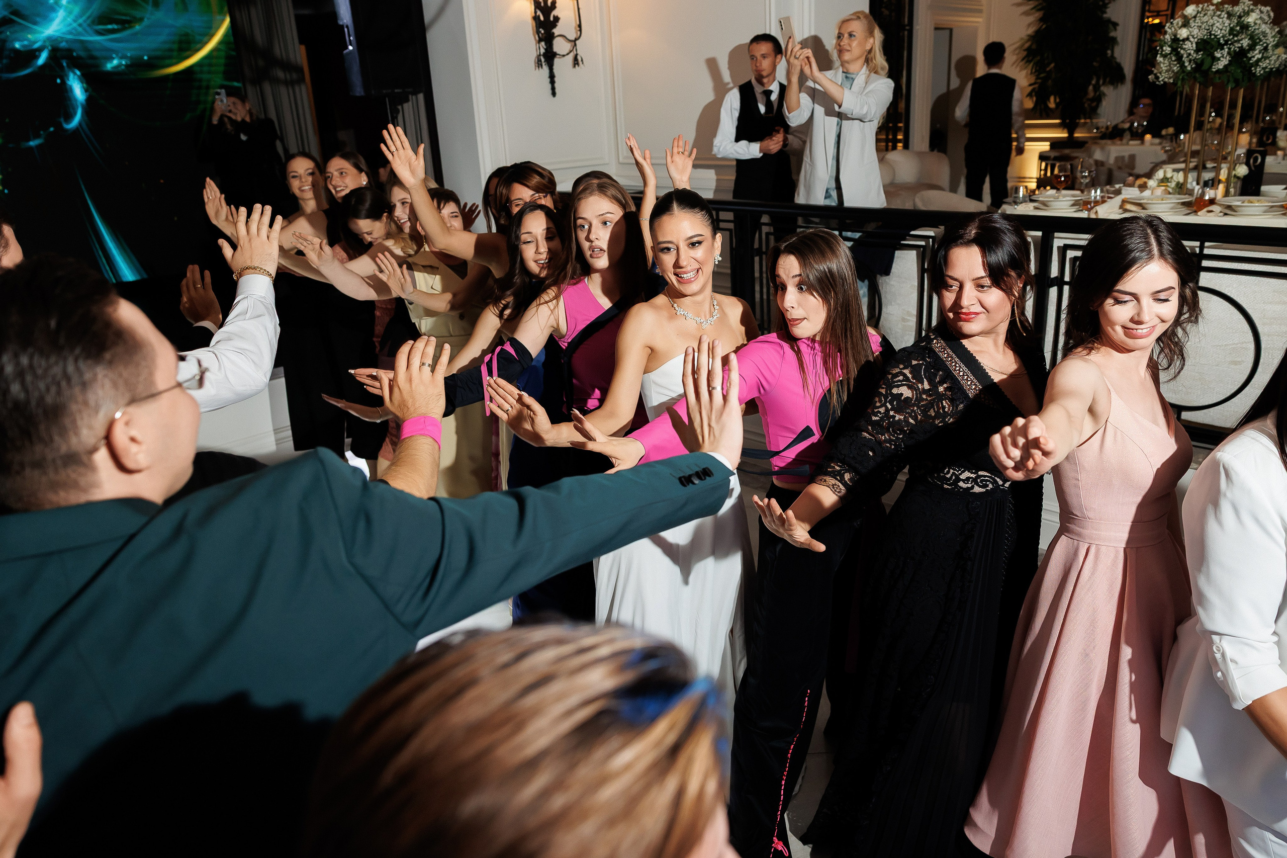 Serghei & Erica — Queen Residence. Servicii Foto și Video 067188353