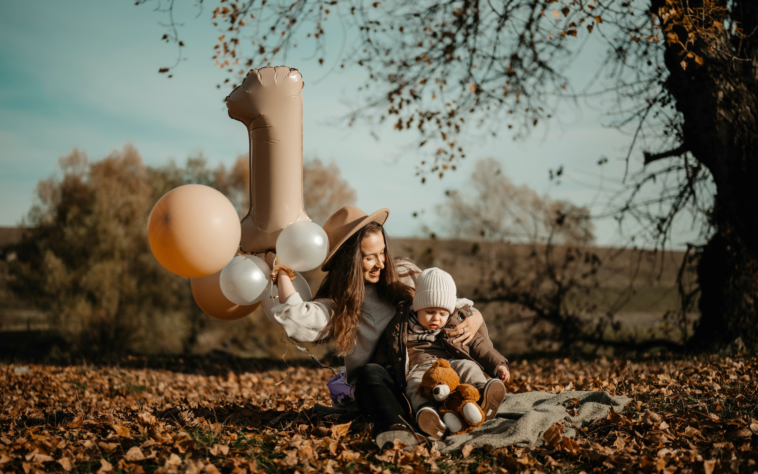 🍂 Family portrait - Happy 1st birthday to sweet Nectarie. Wedding & Family Photographer
