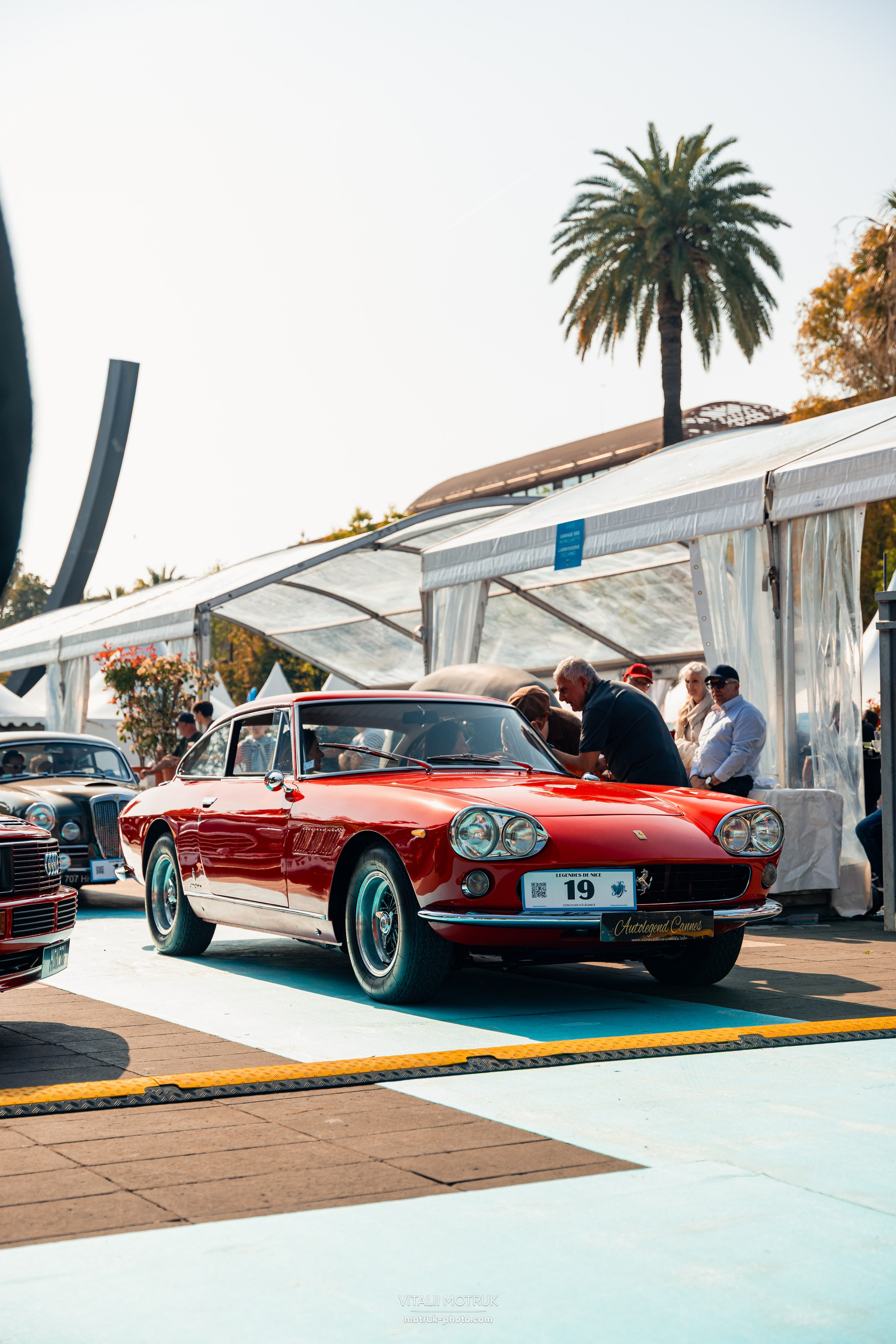 Legends de Nice. Photographe de voitures à Paris — Vitalii Motruk