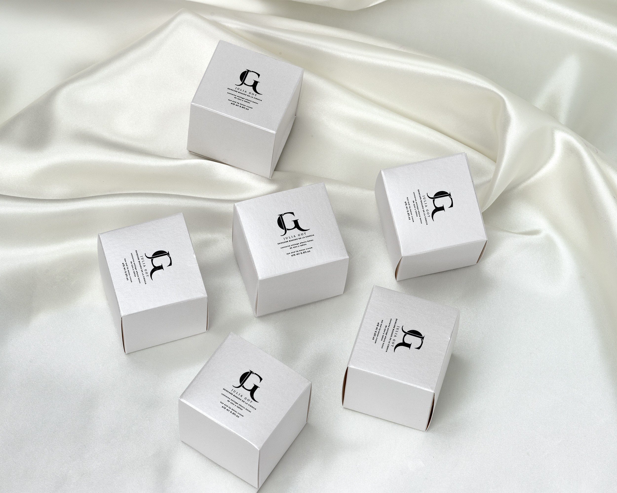 CREMAS, COSMETICA. Fotografía de Embarazo, Familia e Infantil en Almería Elena Espig