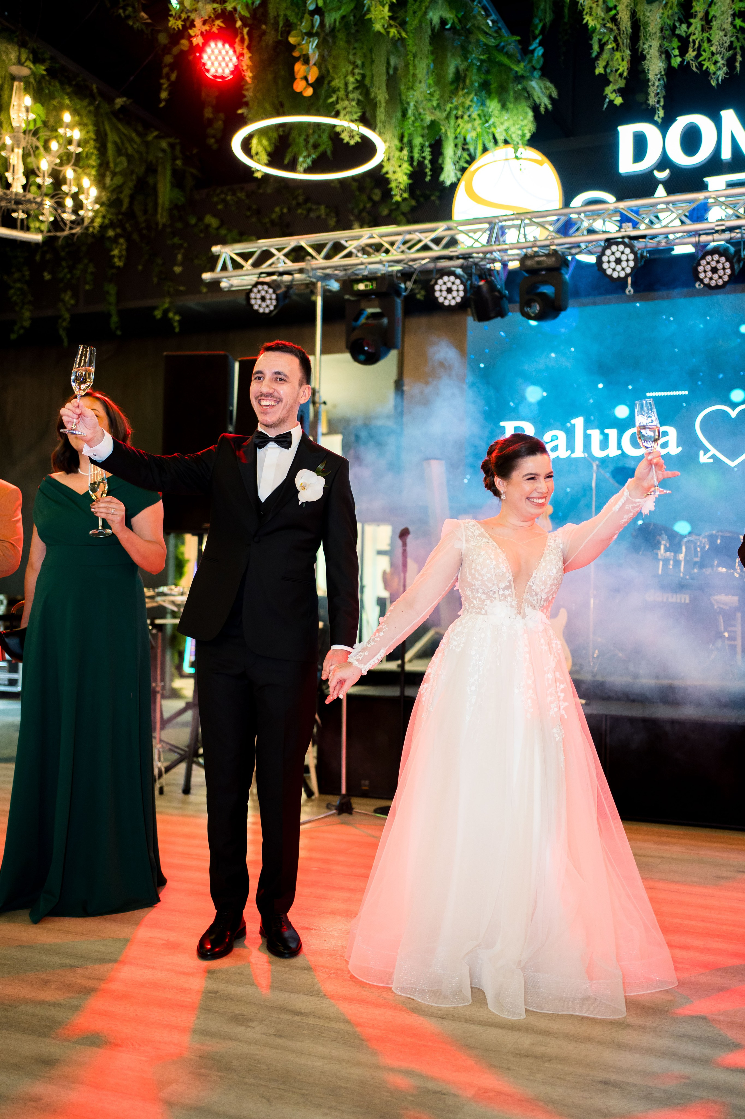 PARTY. Gabriel Florea — Fotograf nuntă București