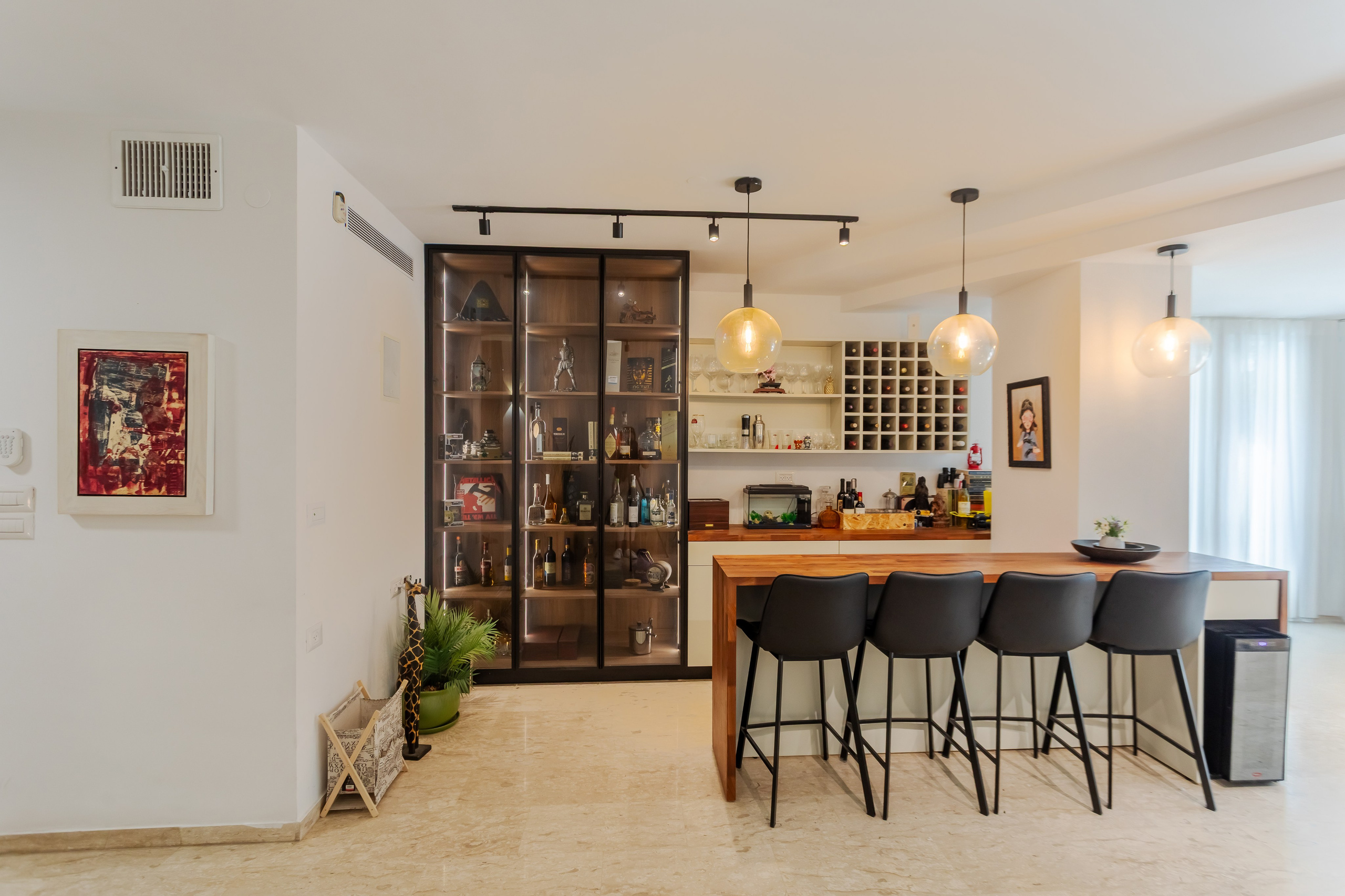 Photographer of property interiors in Israel for Booking and Airbnb