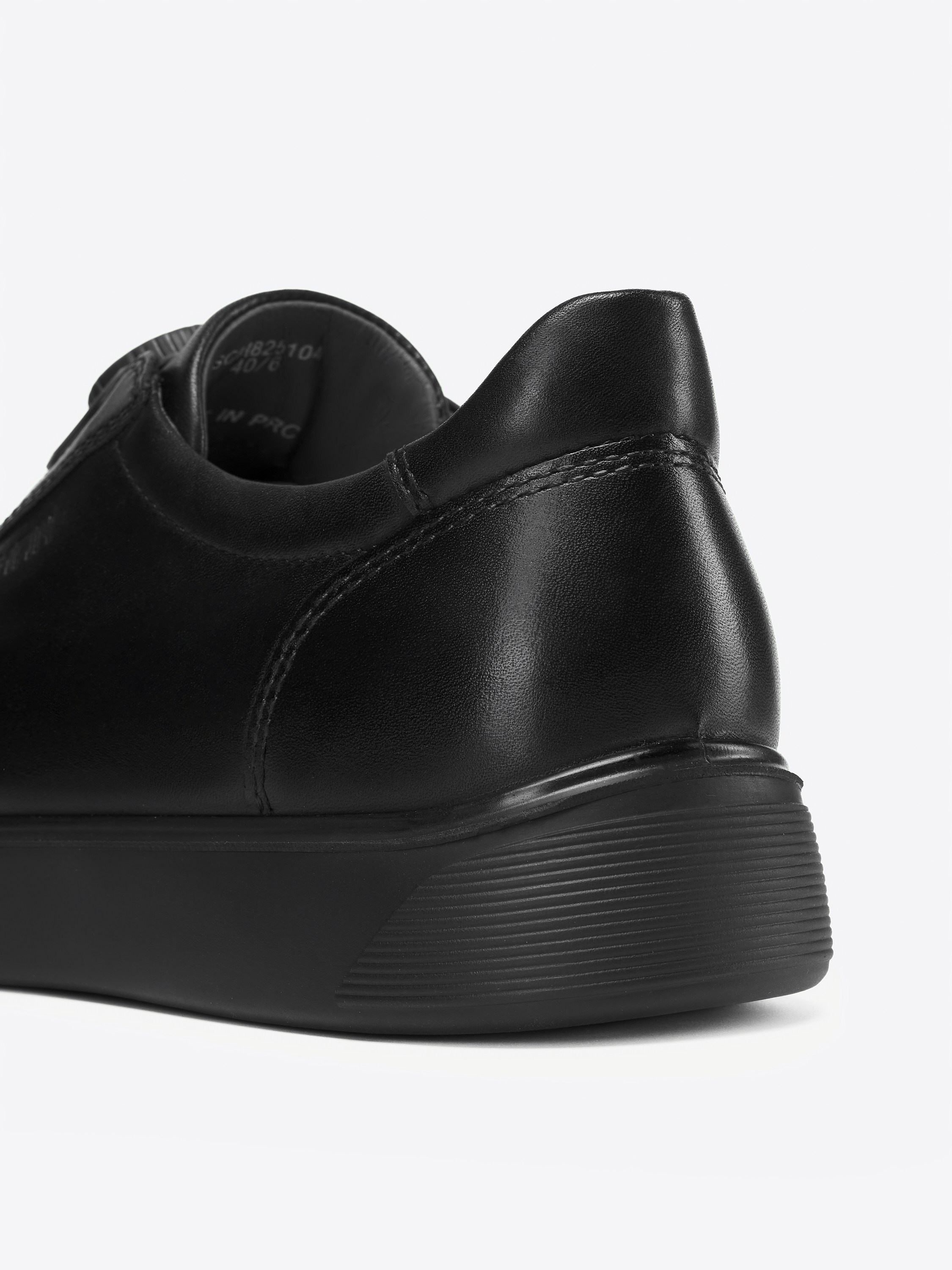 Съёмка обуви. Предметная фотосъемка в Алматы. Студия фото и видео съемки товаров