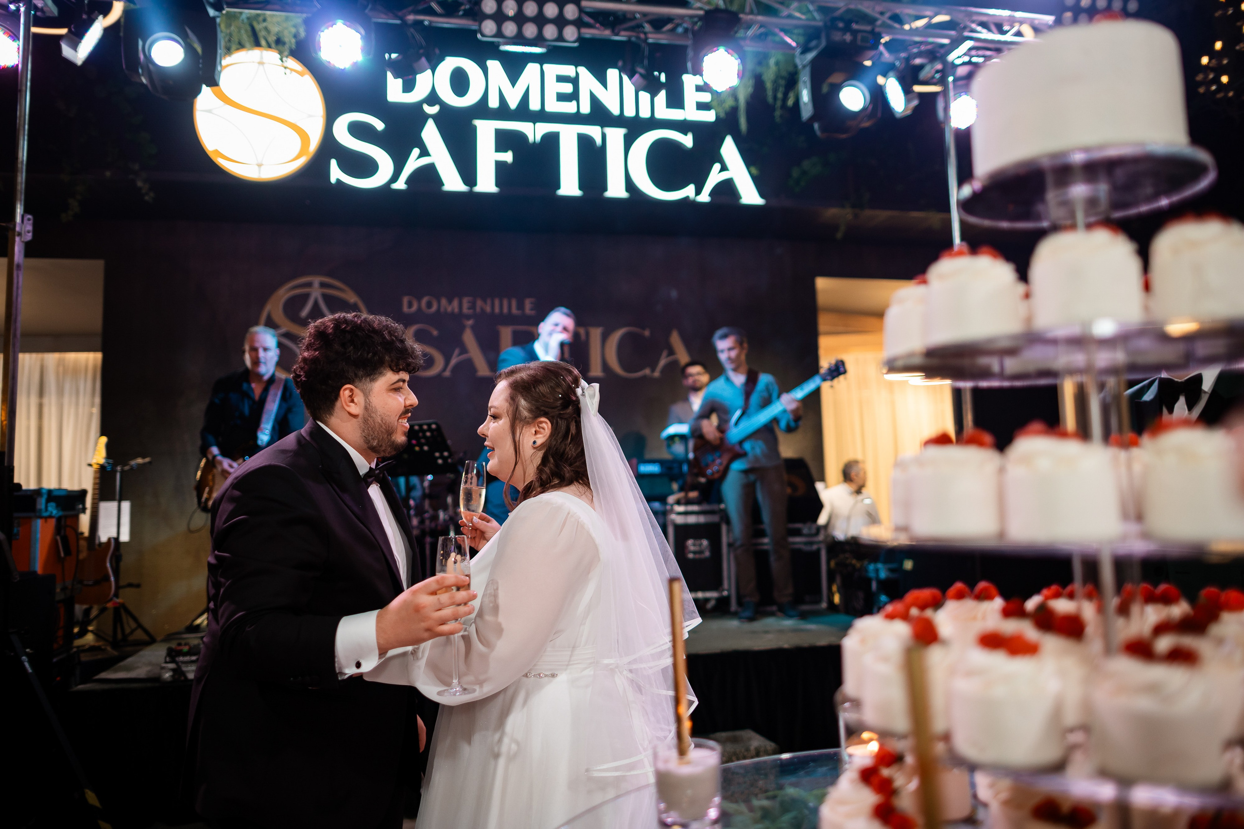 Andreea & Cătălin. Home