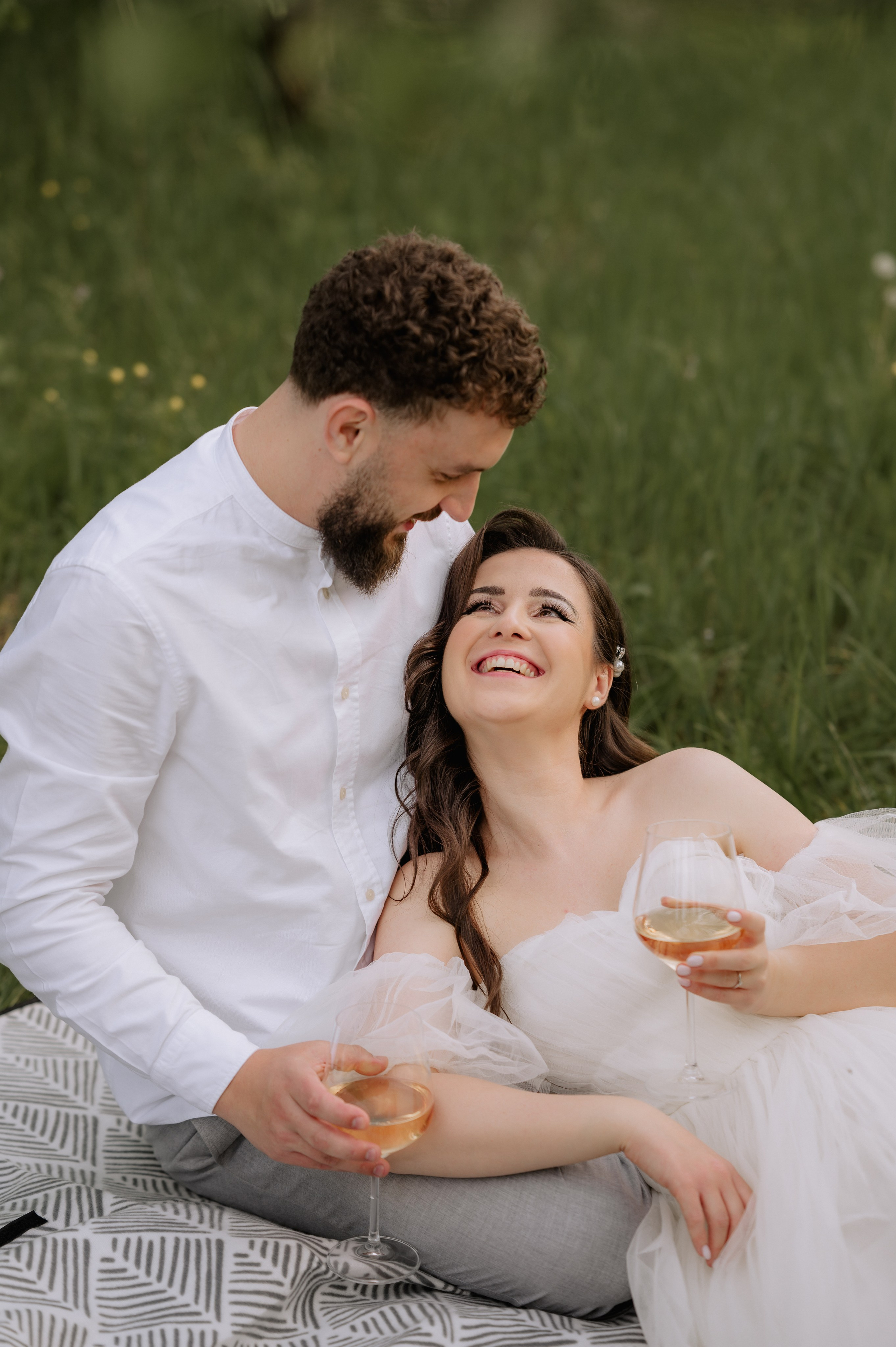 Magda + Andrei | Lovers in the garden. Proud Vision Weddings | Wedding Photography & Film — Servicii profesionale Foto Video Nunta Iasi