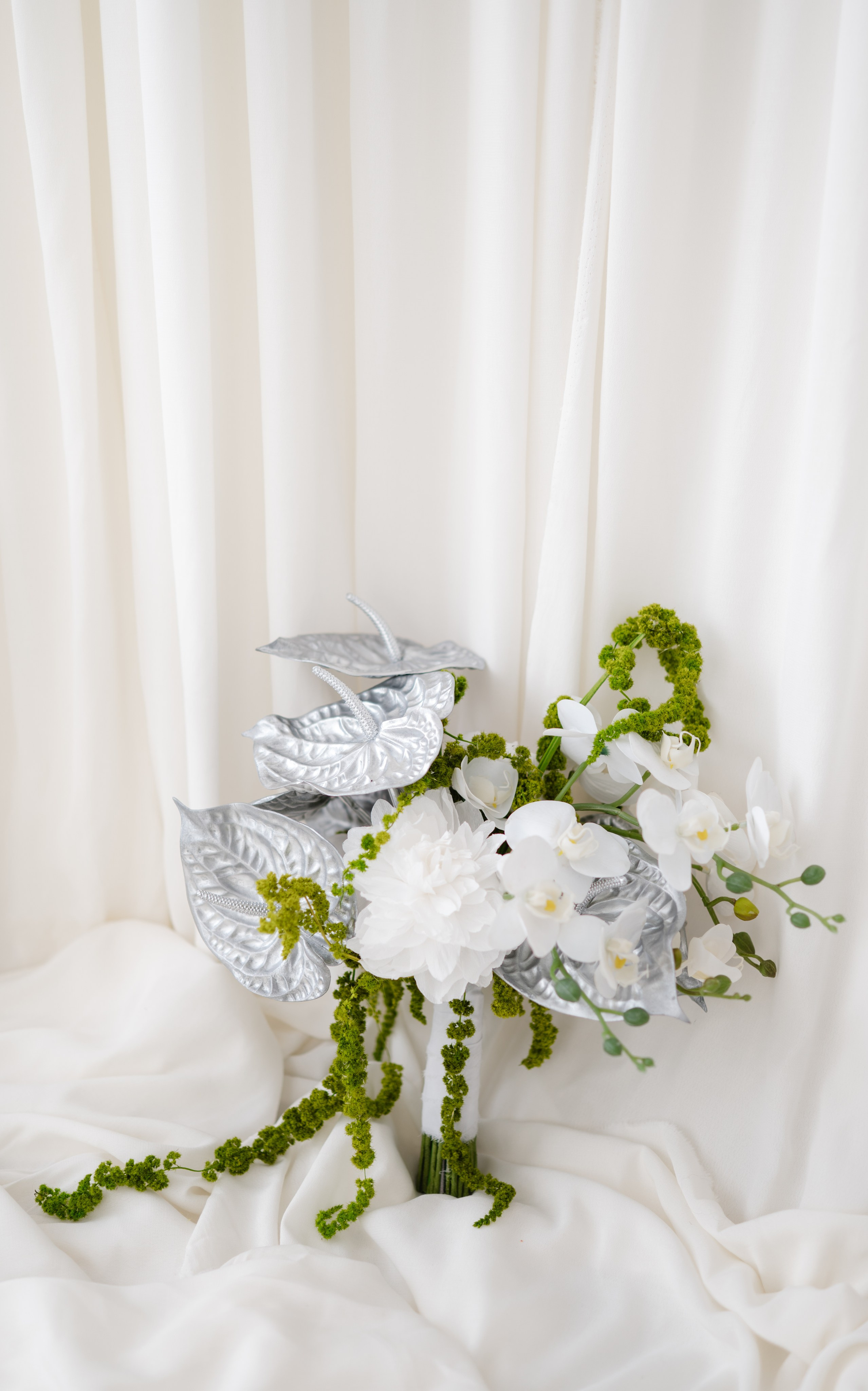 Bride with a concept silver Chrome. Alexandra Hanu Photographer