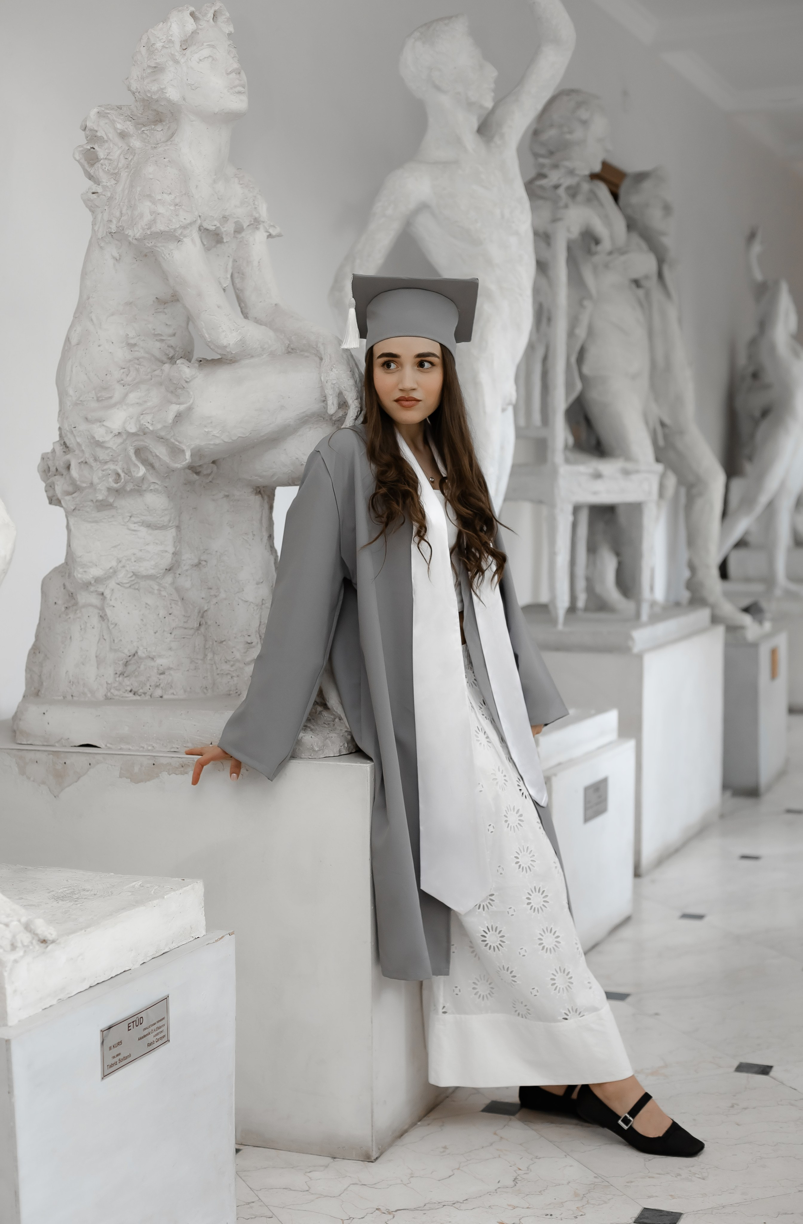 Premium mezun xalati, qara mezun geyimi, ag mezun libasi, qirmizi sarfli mezun paltari, mezun aksesuarlar, mezun papaqlari, mezun lentleri, mezun hediyyeleri, mezun fotosessiya geyimleri, mezun cekilisi ucun geyimler, mezun tedbirleri ucun aksesuarlar, mezun geyimlerinin icare ve satisi, premium mezun libaslari, mezun geyimleri online sifaris, mezun geyimleri Bakida, mezun geyimleri qiymetleri, mezun geyimleri modelleri, Mezun cekilisi, mezun fotosessiyasi, mezun cekilisi ucun geyimler, mezun mantiyasi cekilisi, mezun fotosessiya ideyalari, mezun gunu fotosessiya, mezun xatireleri, mezun papaqlari ile fotosessiya, mezun lentleri ile cekilis, ferdi mezun fotosessiyasi, qrup mezun cekilisi, mezun fotosessiya mekani, mezun ucun ideal cekilis fonlari, mezun fotosessiya aksesuarlari, mezun albomu sekilleri, mezun cekilisi poza ideyalari, universitet mezun fotosessiyasi, kollektiv mezun fotosessiyasi, mezun xalatlari ile cekilis, mezun mantiyasi fotosessiyasi, mezun geyimleri ile professional cekilis, mezun tebrik fotosessiyasi, en yeni mezun cekilis trendləri, mezun fotosessiya xidmetleri, premium mezun cekilisi, mezun cekilisi ucun dekorlar, mezun fotosessiyasi aksesuarlar, mezun gunu en gozel fotolar, mezun cekilisi fotostudiya, bakida mezun fotosessiyasi, xaricde mezun cekilisi, mezun gunune ozel cekilis,Məzun mantiyaları, eksklüziv məzun geyimləri, ağ və qara məzun libasları, məzun üçün xüsusi şarf modelləri, məzun papağı və aksesuarları, fərdi dizayn məzun geyimləri, məzun tədbiri üçün ən yaxşı seçimlər, məzun fotosessiyası üçün ideal libaslar, məzun mərasimi geyimləri, keyfiyyətli məzun mantiyası, rahat və şık məzun geyimləri, məzun üçün lent və tac modelləri, məzun simvolik medalları, icarəyə verilən məzun libasları, məzun geyimlərinin sərfəli qiymətləri, onlayn məzun geyimi sifarişi, məzun paltarı mağazası, dəbli məzun geyimləri, premium məzun mantiyalarının satışı, universitet məzunları üçün mantiyalar, kollektiv məzun geyimləri, məktəb məzunları üçün geyimlər, diplom mərasimi üçün geyimlər, fərqli rəngdə məzun libasları, ən yeni məzun geyimləri, rahat və premium məzun geyimi seçimləri, Bakıda məzun geyimi mağazası, məzun üçün ən yaxşı libaslar