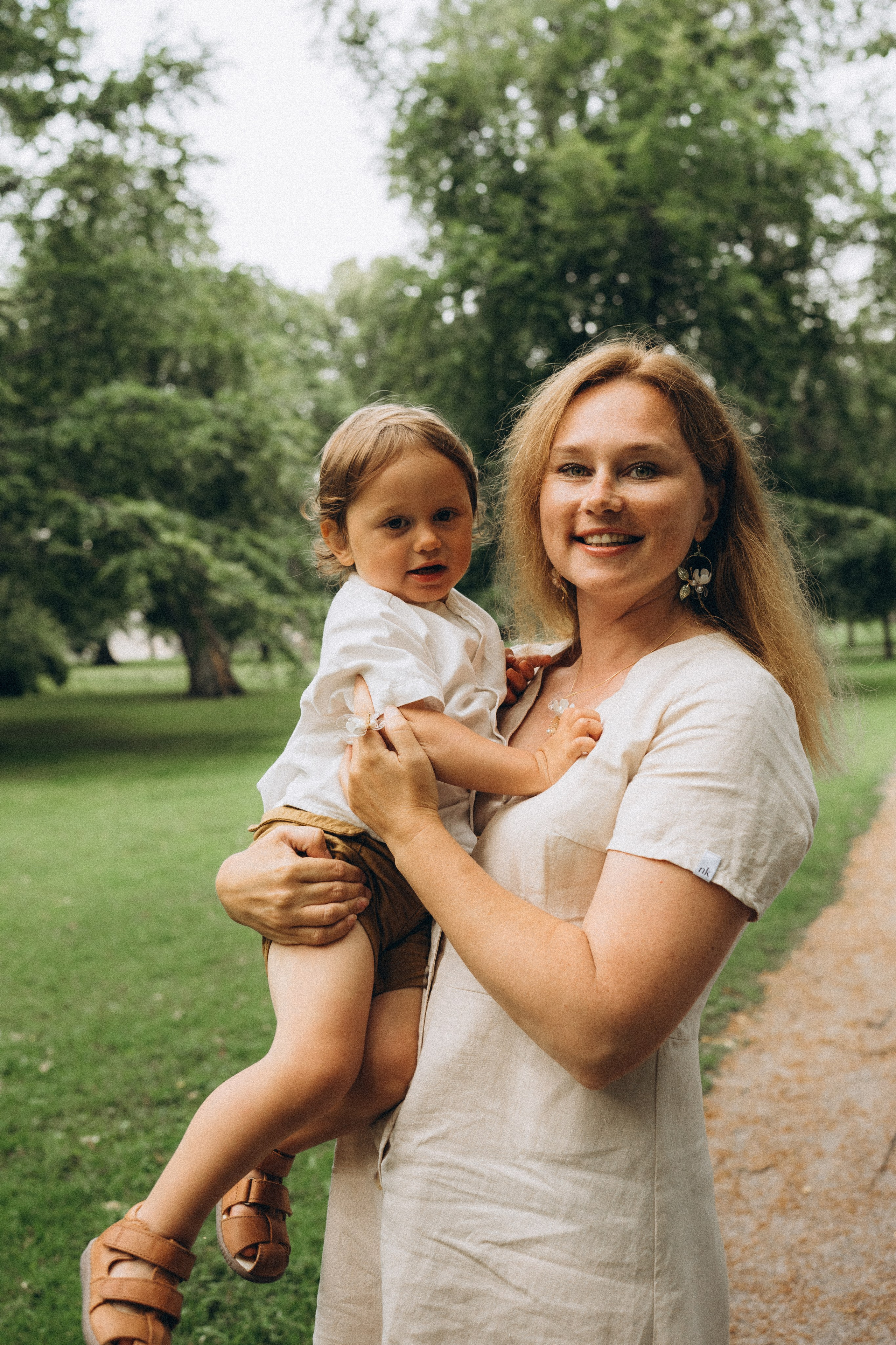 Kaivopuisto. Wedding and potrait photographer in Helsinki Vickan O