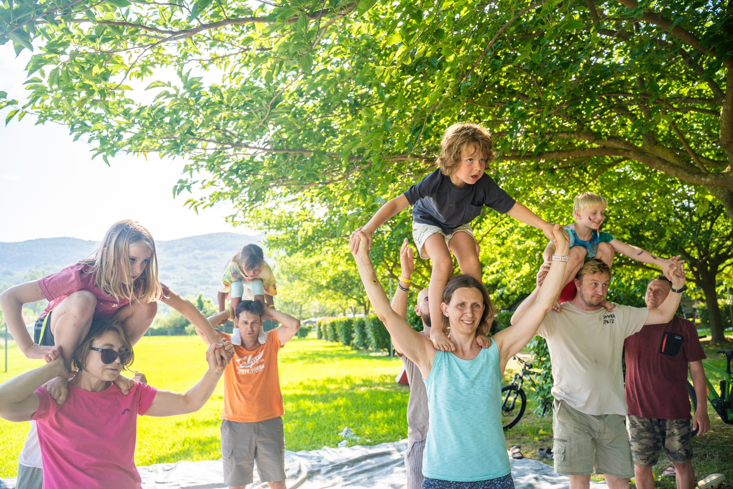 Детская игровая контактная импровизация. Семейные лагеря в Европе с Ниной Янечковой и Ириной Зиновьевой