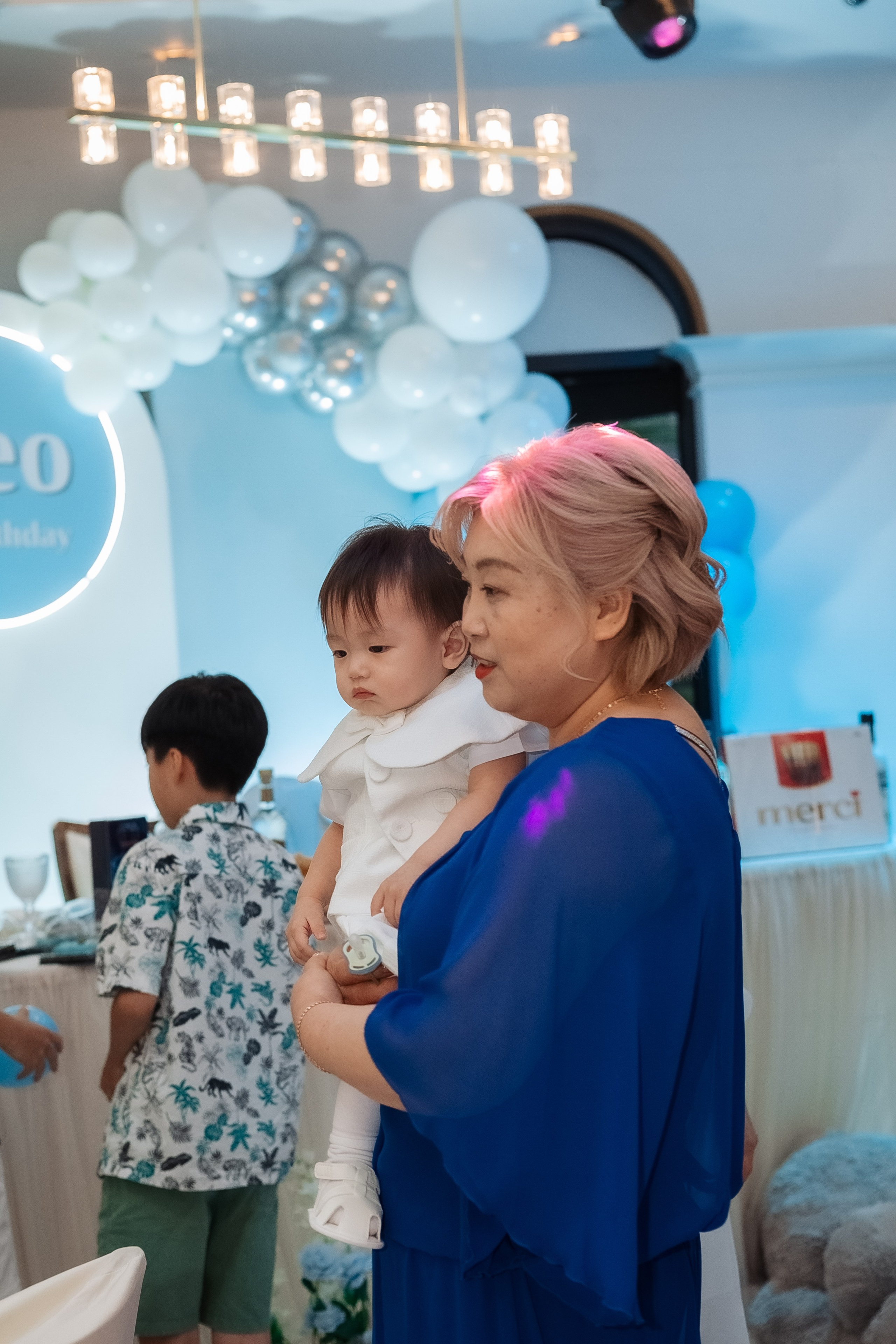 Тео дома и в ресторане. Фотограф беременности, ньюборн и годовасиков в Корее Жанна Хан