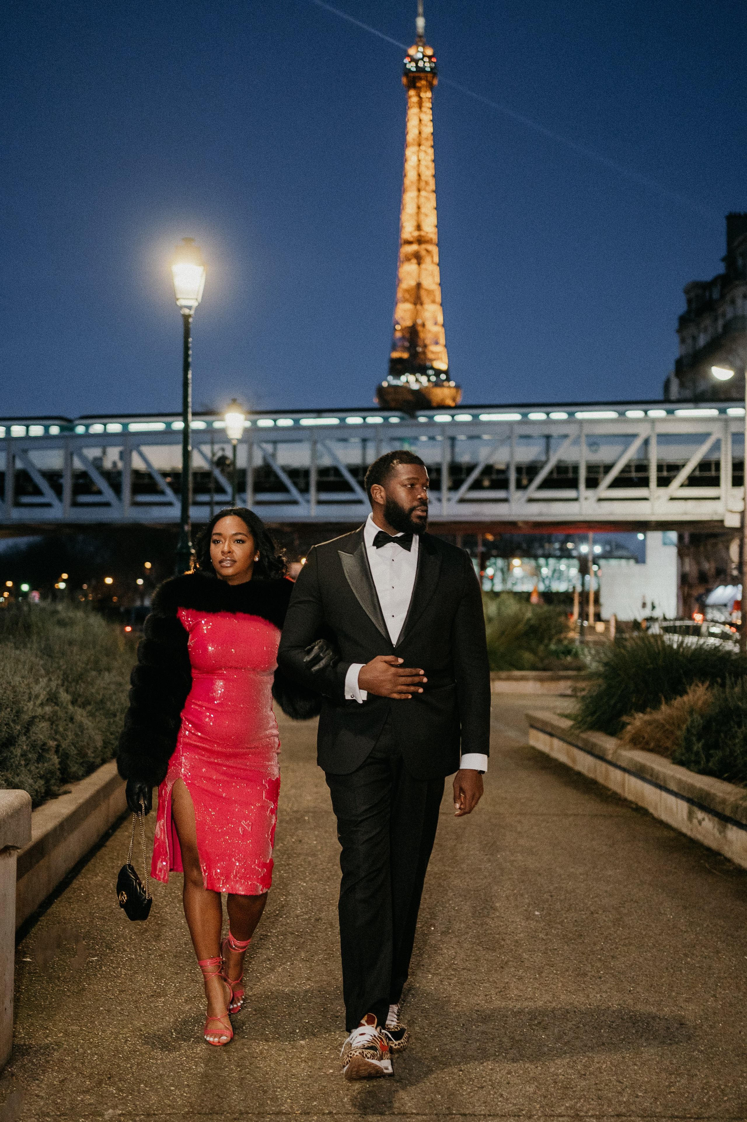 Night time. Photographer in Paris Yulia Shkadina | Couples, engagement, pre-wedding, individual photo-shoots in Paris at the best locations