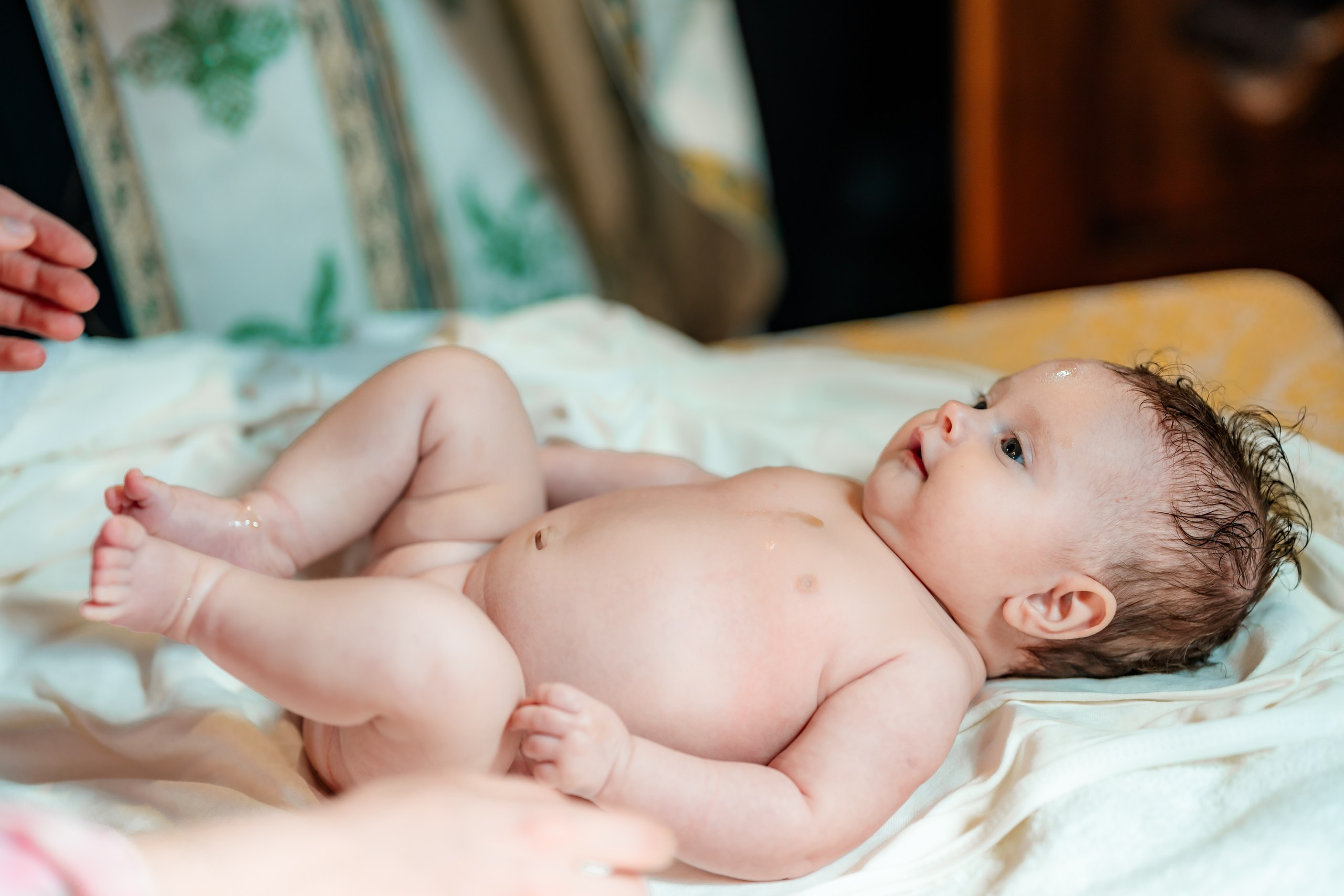 fotograf botez Miruna Parascheva, fotografie botez Botoșani, fotograf Alin Chirilă, amintiri botez, fotografii botez, botez Miruna Parascheva, fotograf copii, fotografie botez în Botoșani-alt="botez Miruna Parascheva, fotografie botez Alin Chirilă, amintiri botez, fotografii emoționante botez Botoșani"-- fotografii-botez-bebelus- amintiri-botez-micuț- moment-sfânt-crestinare- fotografie-emotionanta-botez- detalii-botez-bebelusi- parinti-fericiti-la-botez- fotograf-botez-profesionist- botez-in-biserica-ortodoxa- micuț-botezat-cu-emoție- zâmbete-și-lacrimi-la-botez- bebeluș-la-cristelniță- decor-botez-colorat- botez-cu-dragoste-și-credință- emotie-pura-la-botez- fotograf-botez-botosani- botez-iasi-suceava-fotograf- amintiri-nepretuite-botez