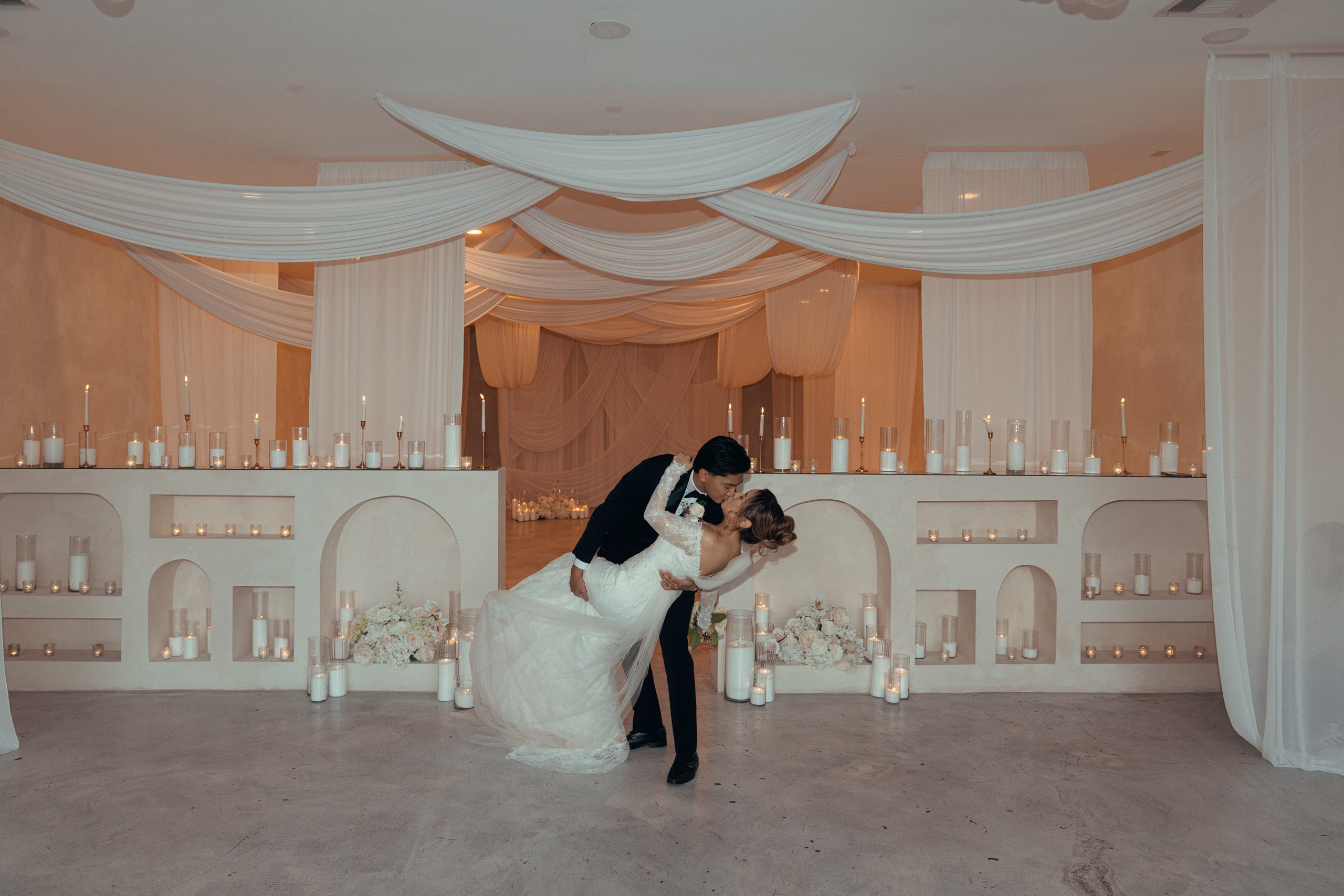 A&R. Wedding & elopement photographer Viktoriya Kravtsov. Las Vegas