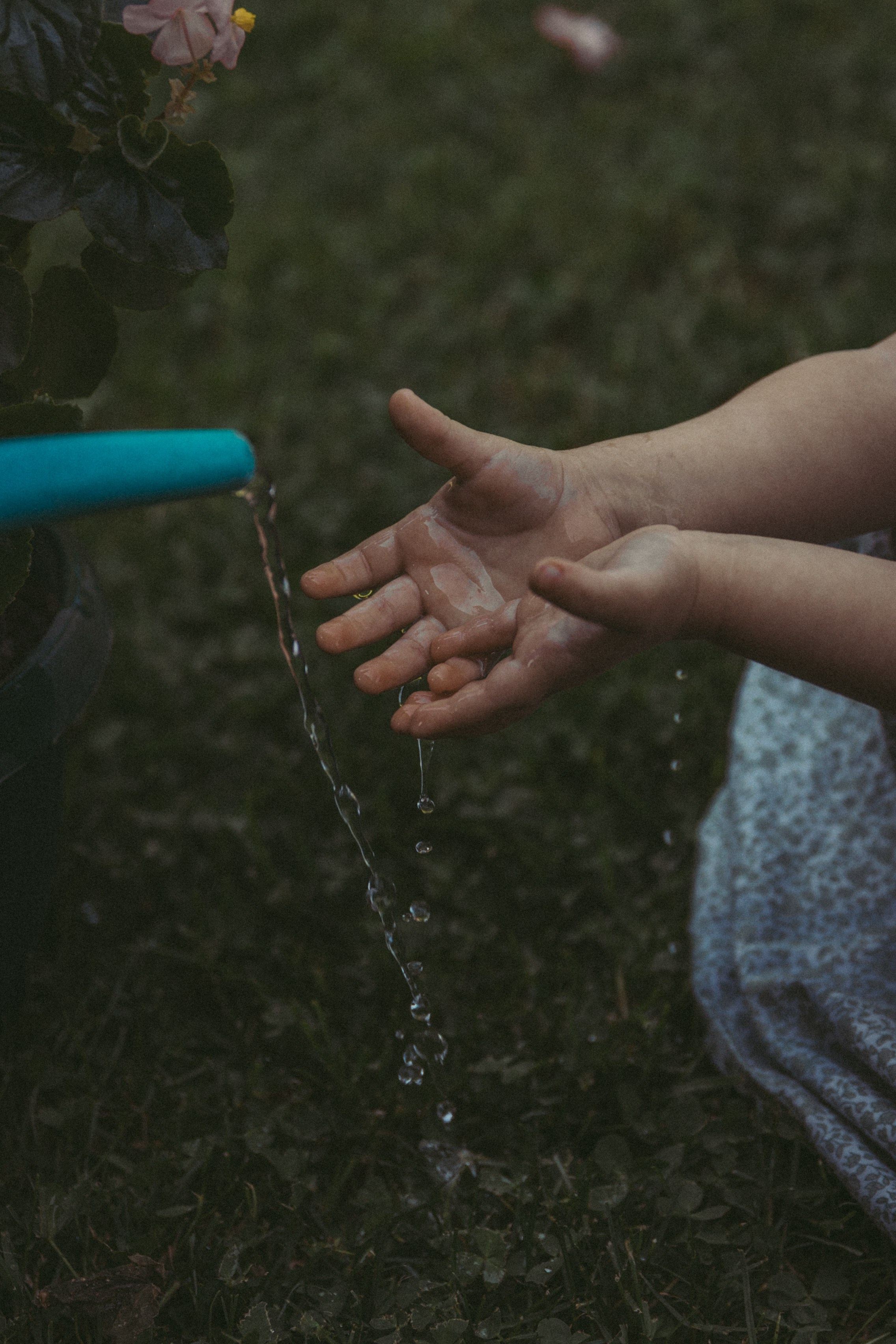 Sesión de fotos familiar en casa — Momentos reales y acogedores. Photographer in Santiago, Chile Anna Almazova