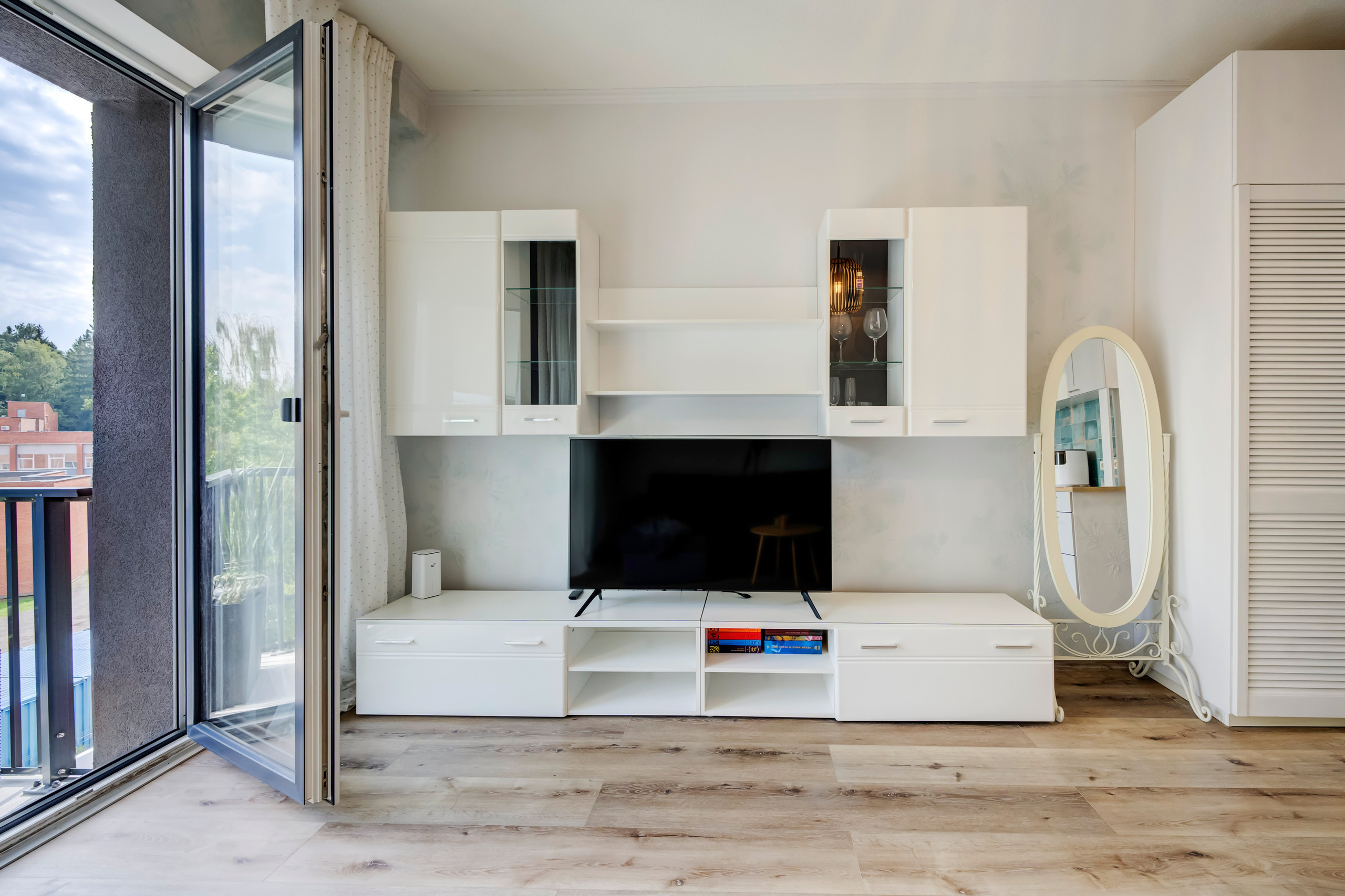 Visorių g. 1 kambarių butas. Elina Sapiega fotografė Vilniuje