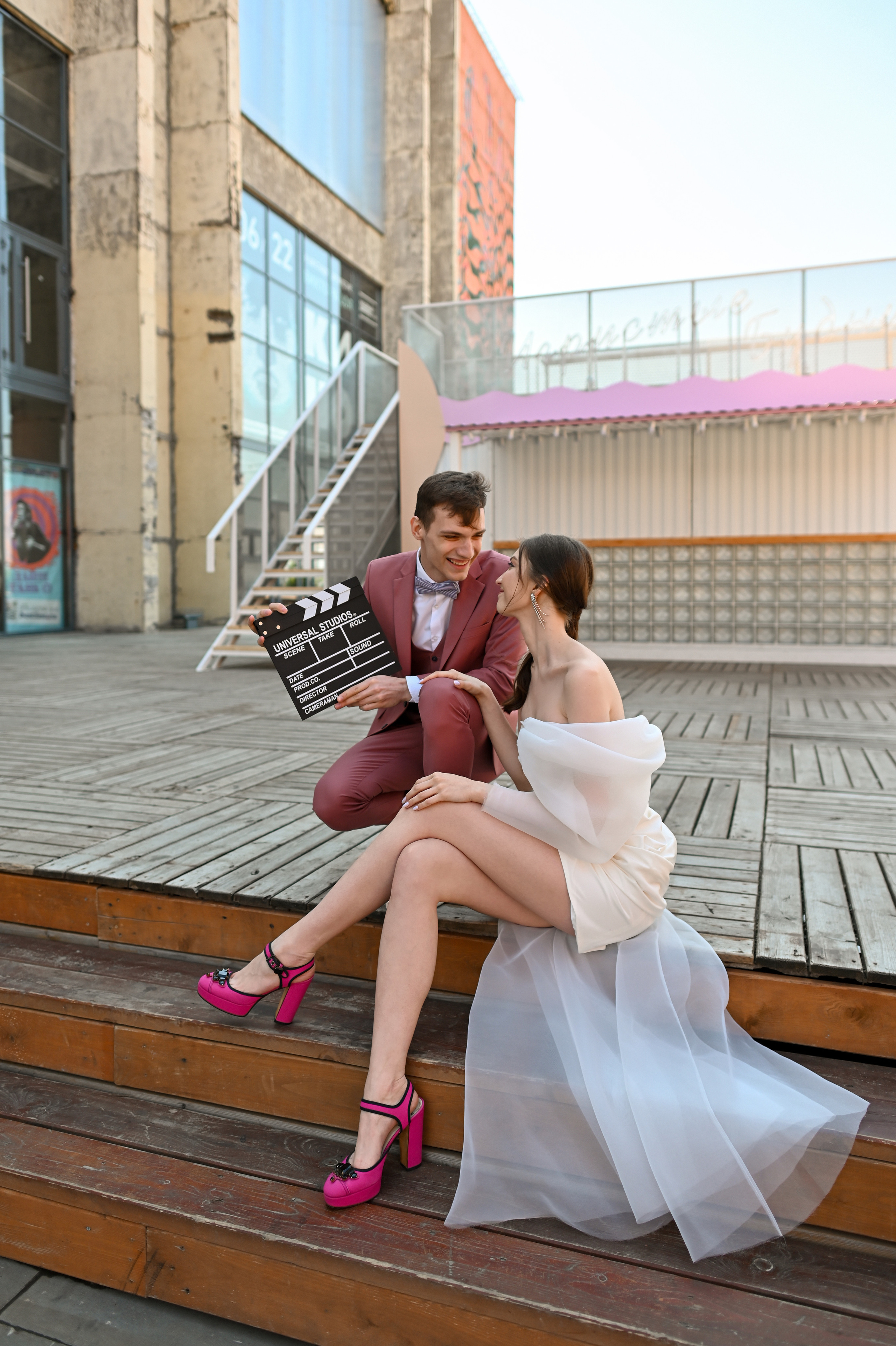 Свадебная прогулка в стиле Moschino. Детский и семейный фотограф в финляндии дина пулкка. контент фотограф