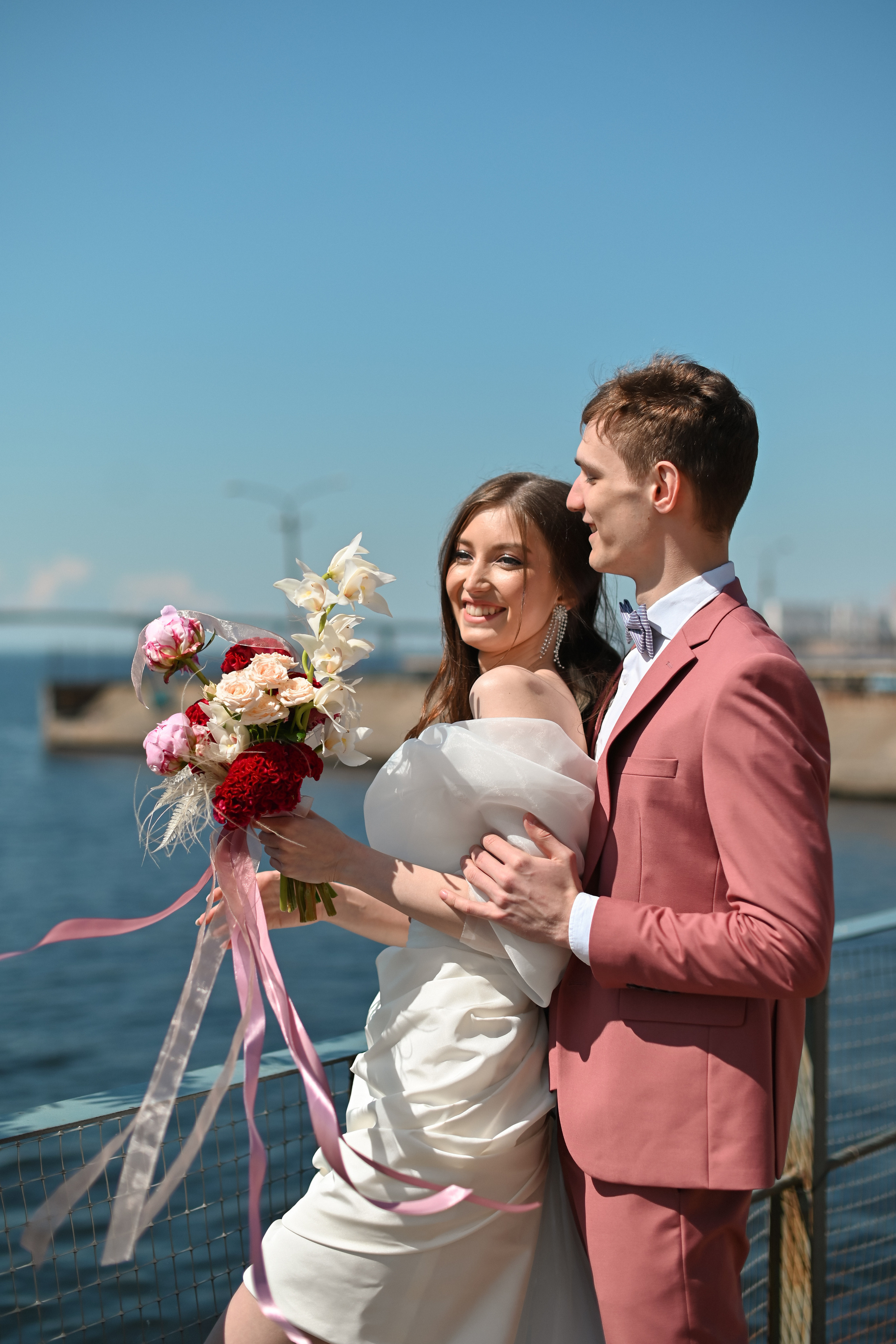 Свадебная прогулка в стиле Moschino. Детский и семейный фотограф в финляндии дина пулкка. контент фотограф