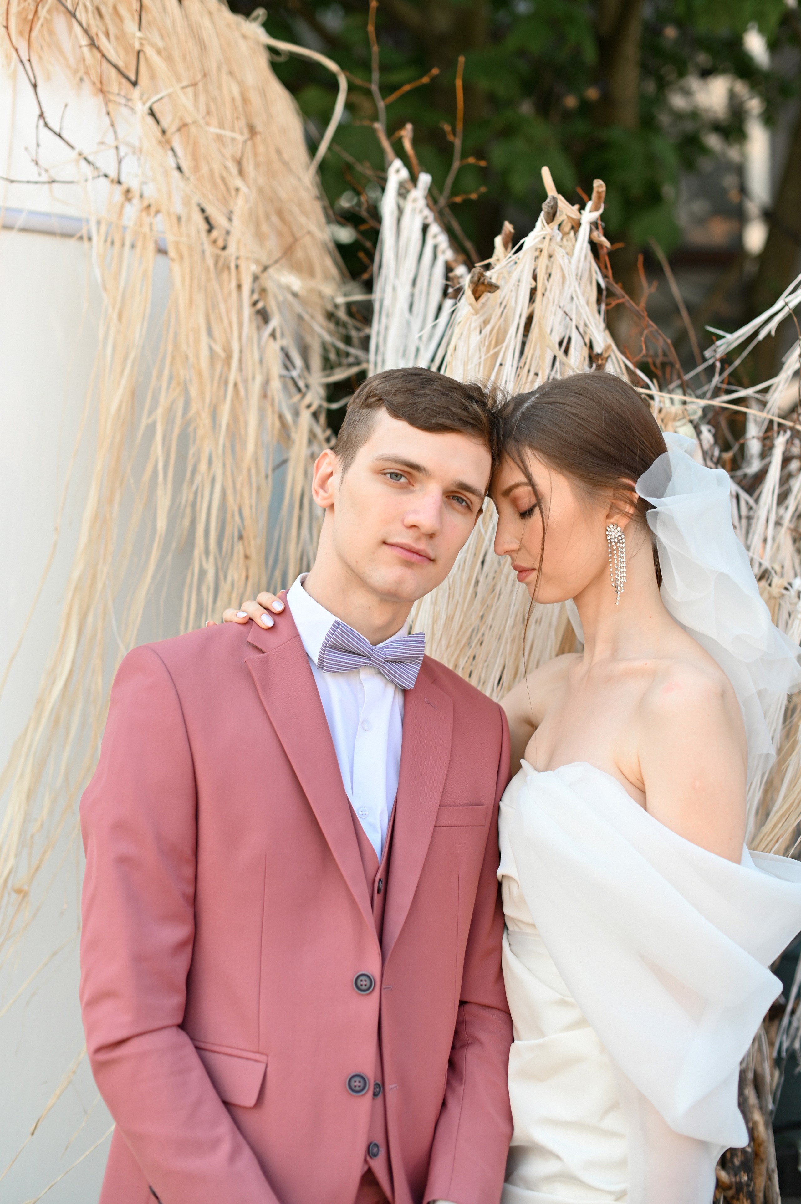 Свадебная прогулка в стиле Moschino. Детский и семейный фотограф в финляндии дина пулкка. контент фотограф