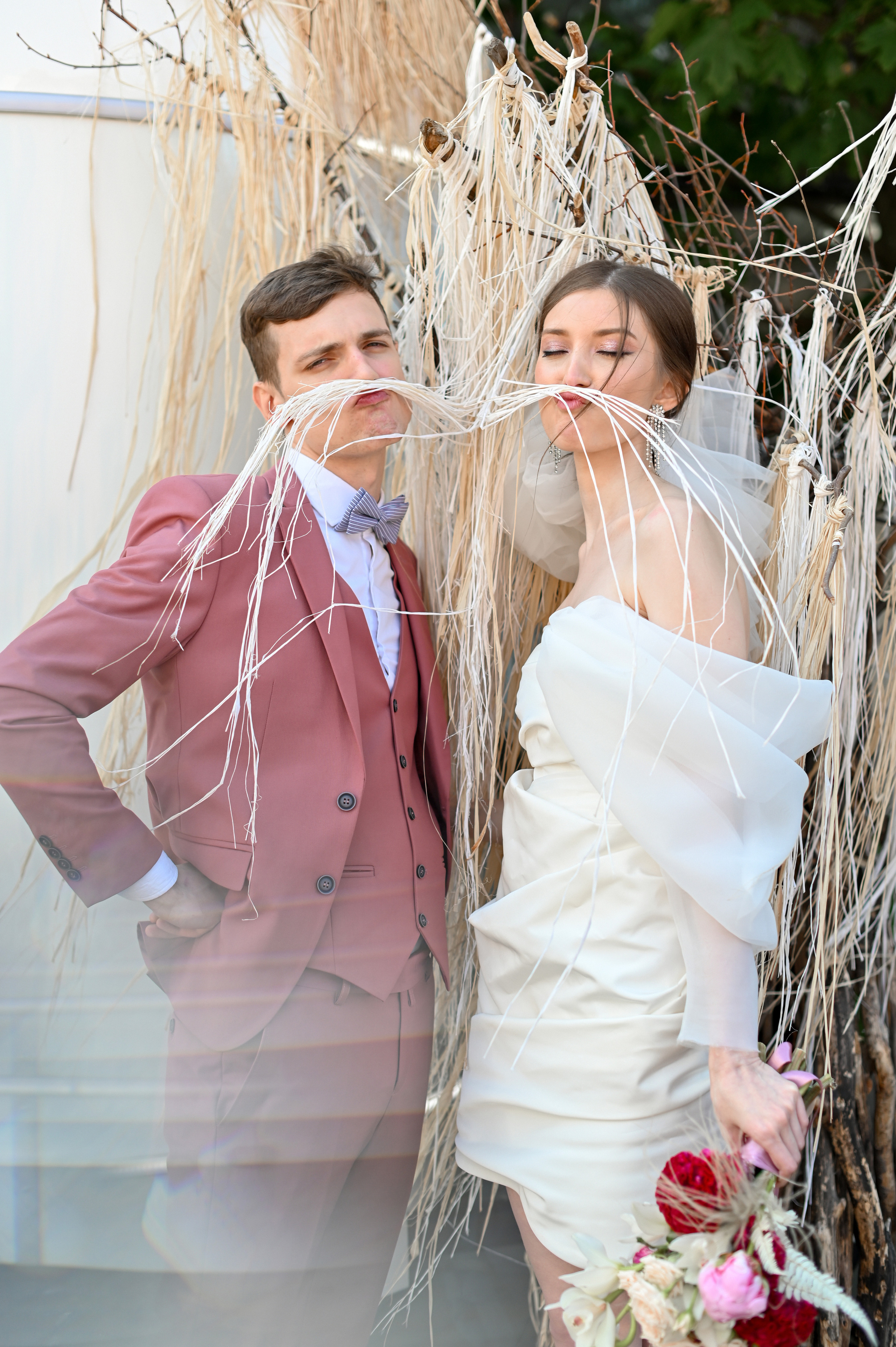 Свадебная прогулка в стиле Moschino. Детский и семейный фотограф в финляндии дина пулкка. контент фотограф