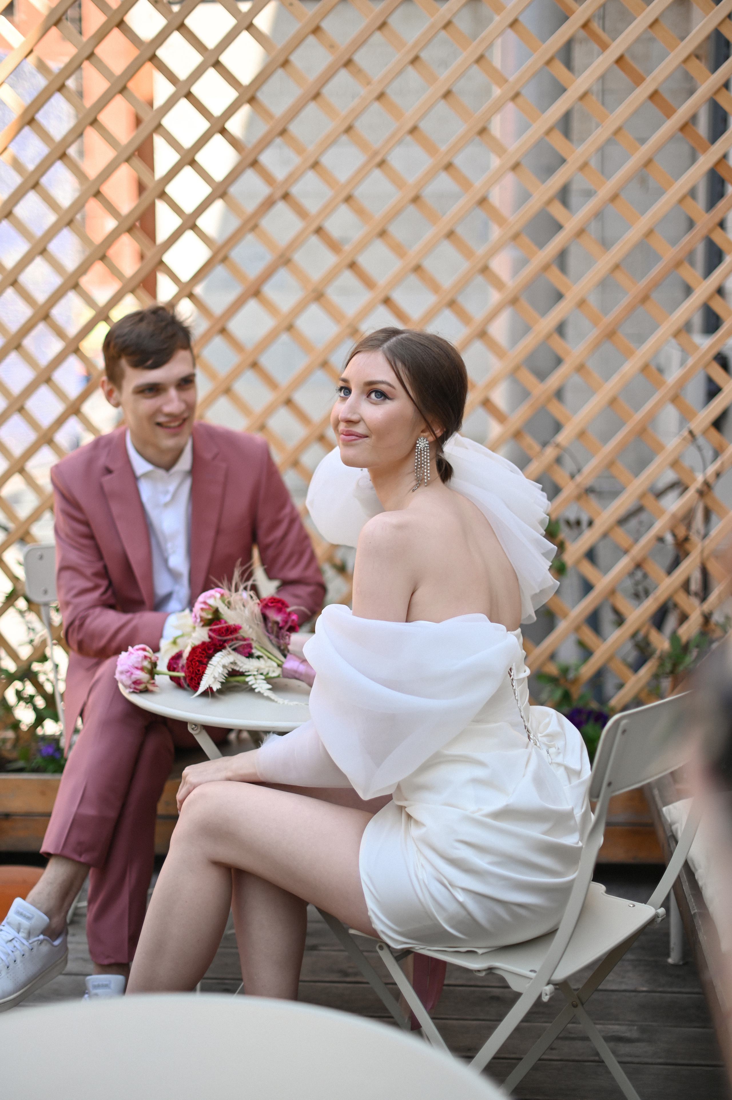 Свадебная прогулка в стиле Moschino. Детский и семейный фотограф в финляндии дина пулкка. контент фотограф