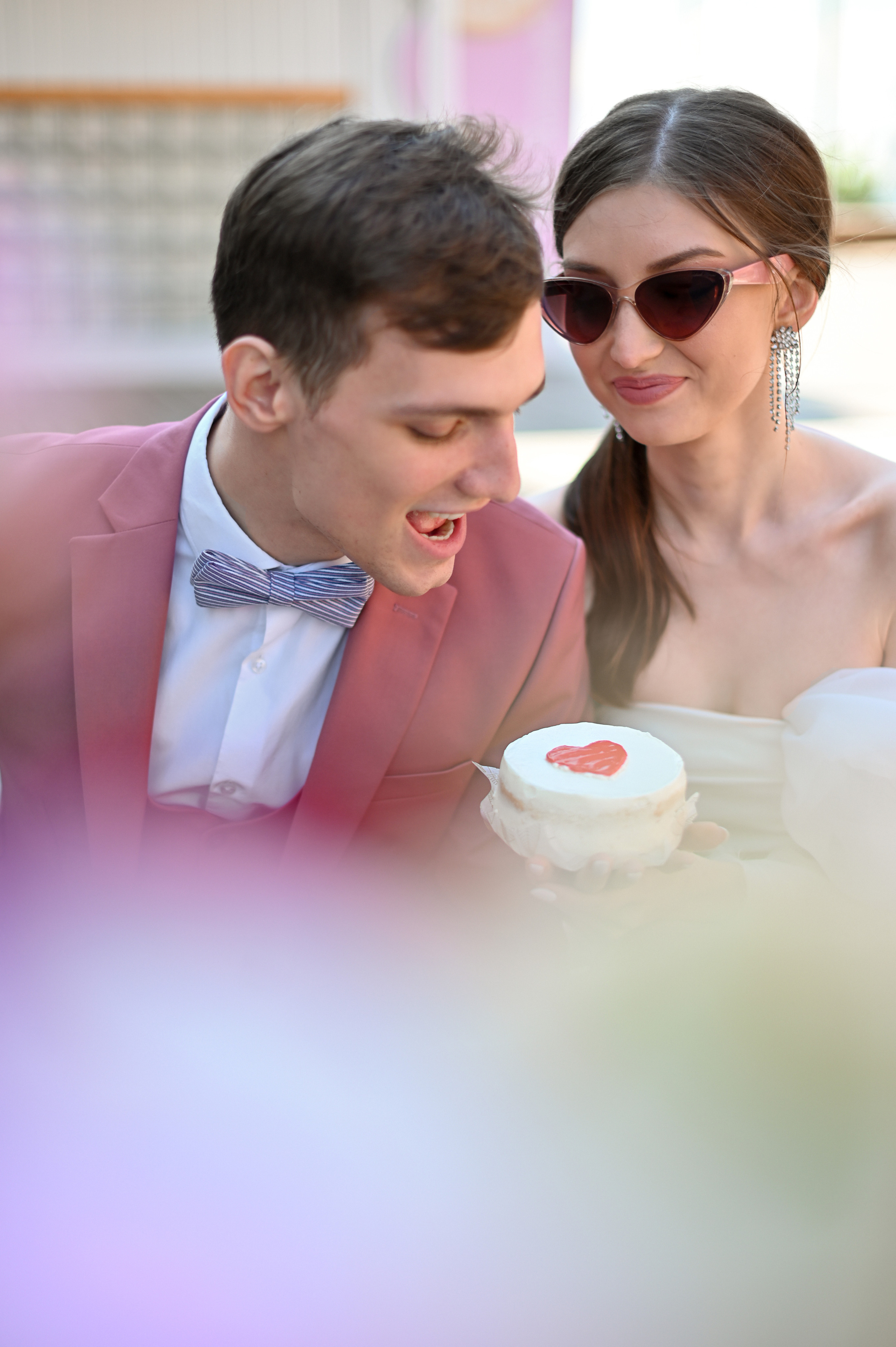 Свадебная прогулка в стиле Moschino. Детский и семейный фотограф в финляндии дина пулкка. контент фотограф