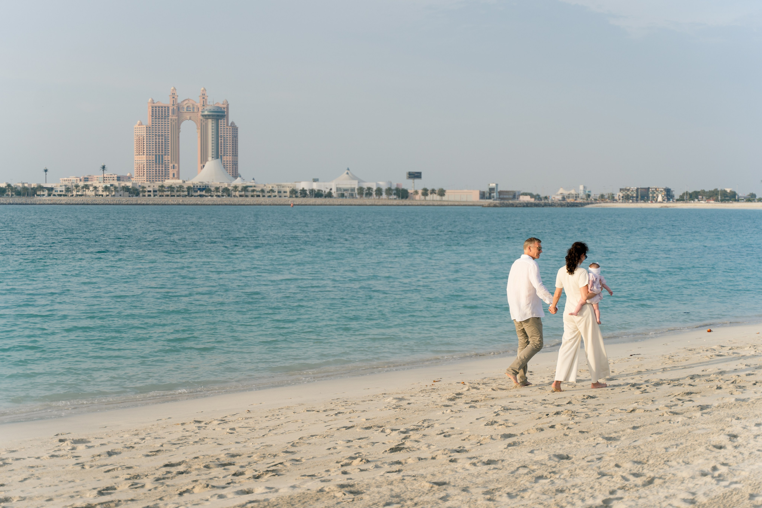 Семейная фотосессия в Отеле. Фотограф в Абу Даби Марина