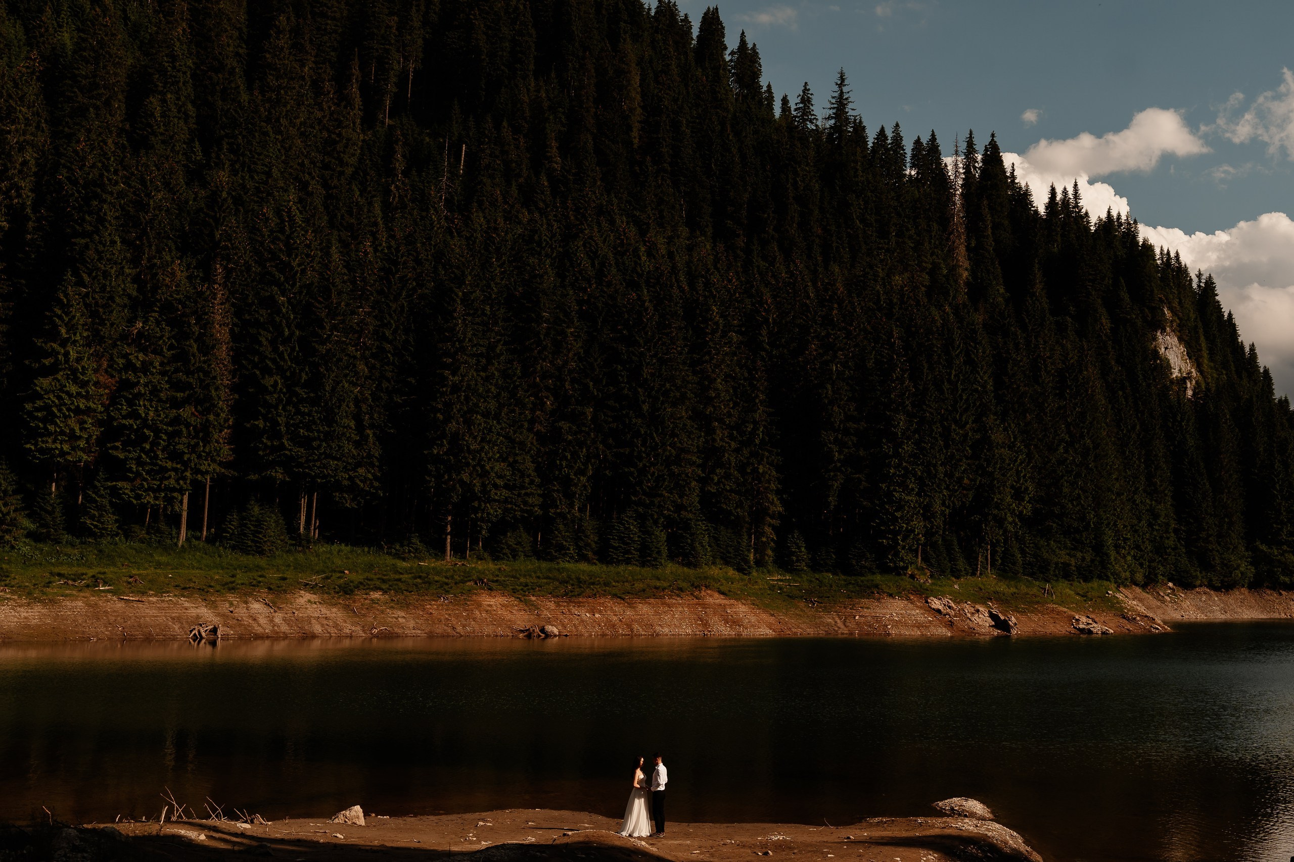 Trash the dress — Lorena&Adi  - Mihai Popa. Mihai Popa |Wedding Photographer | Worldwide | Bucharest