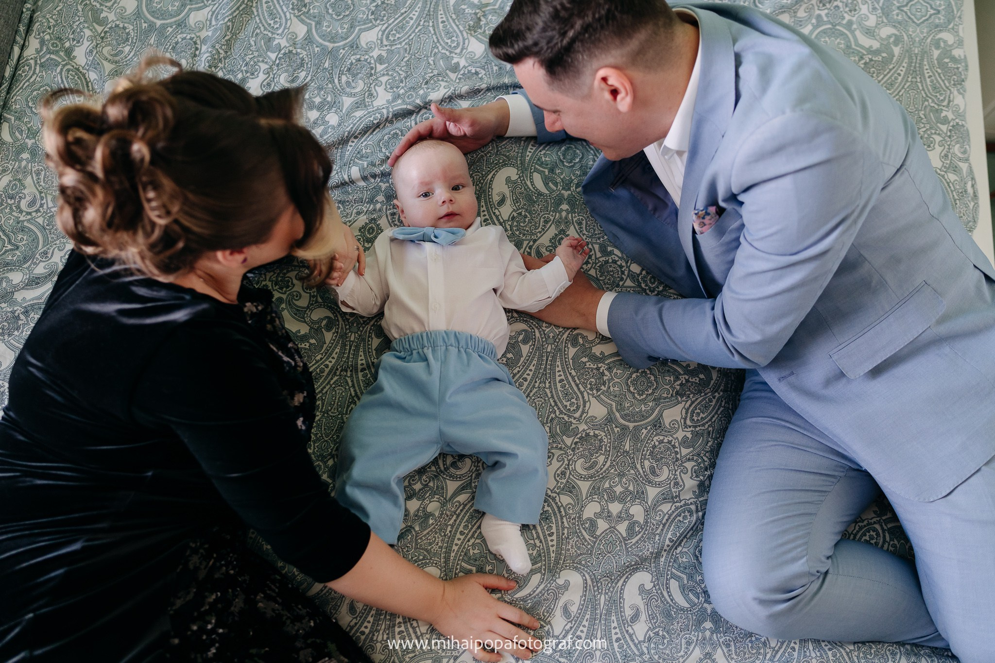 Fotograf de botez în Bucuresti| Mihai Popa Fotograf. Fotograf Nuntă & Botez București - Mihai Popa | Dincolo de oameni, imortalizez emoții!