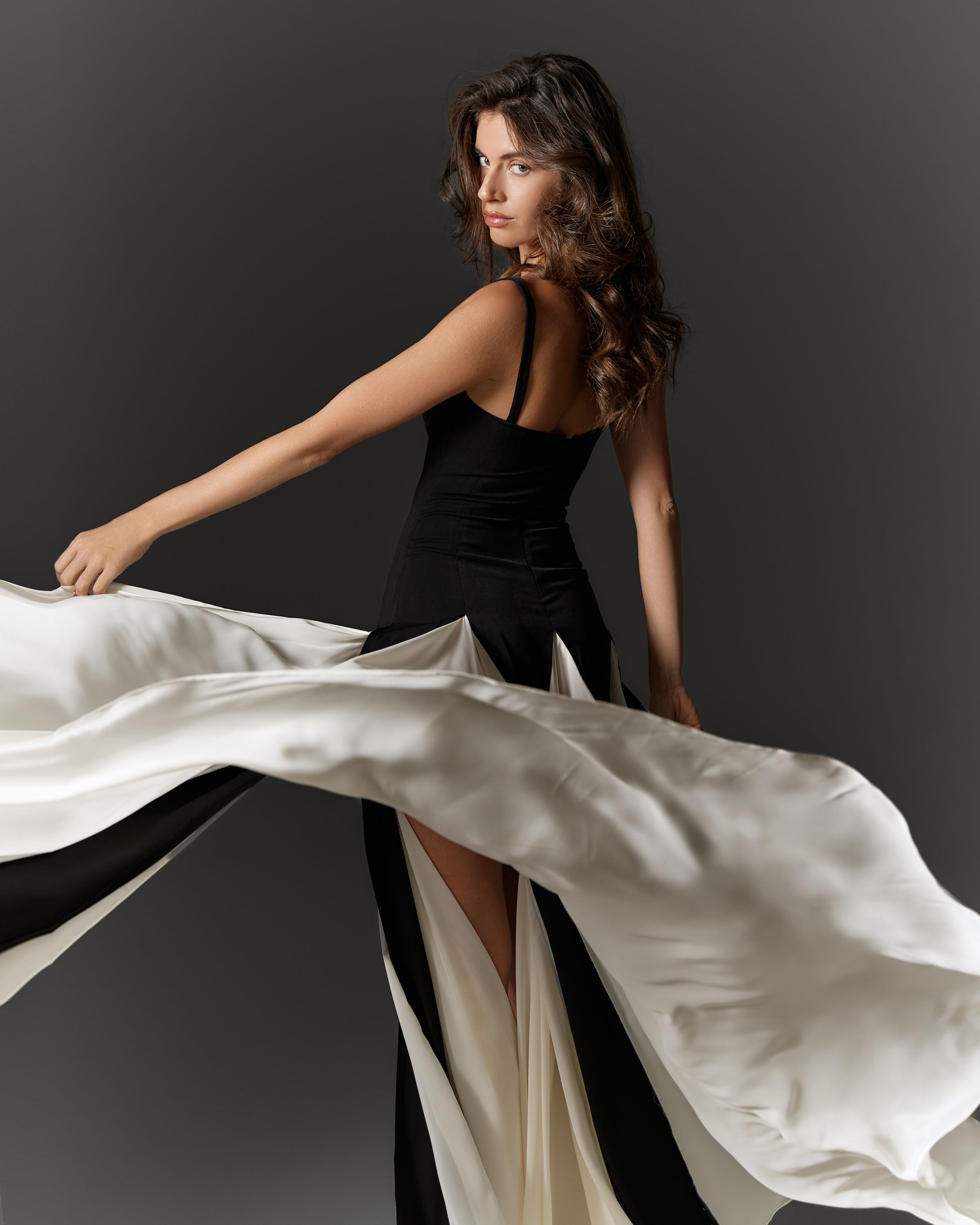 FASHION. Fashion and advertising photographer Alina Mikhalkovich Dubai