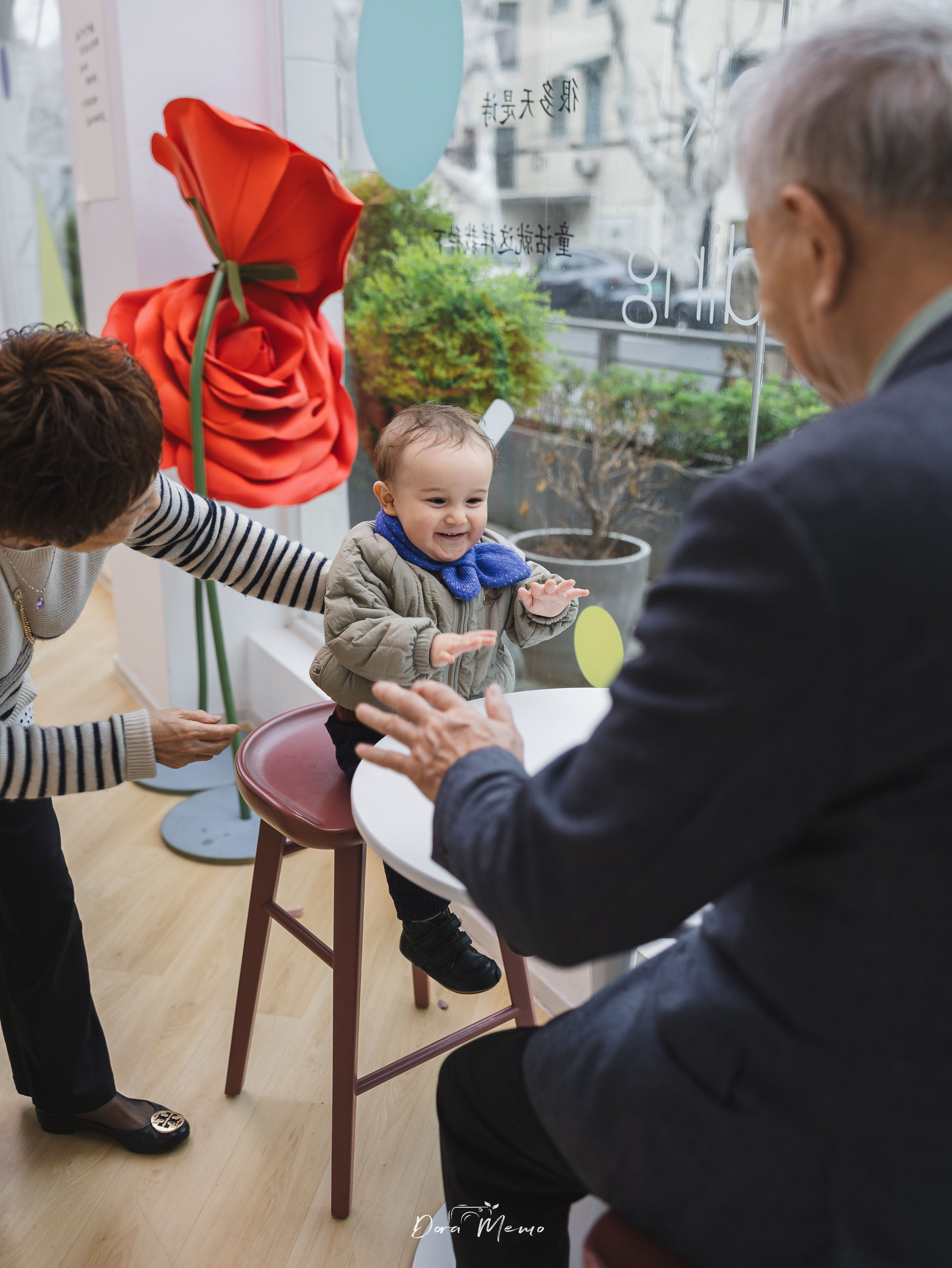 Family photography of elders and children. Shanghai Family Photographer Dora