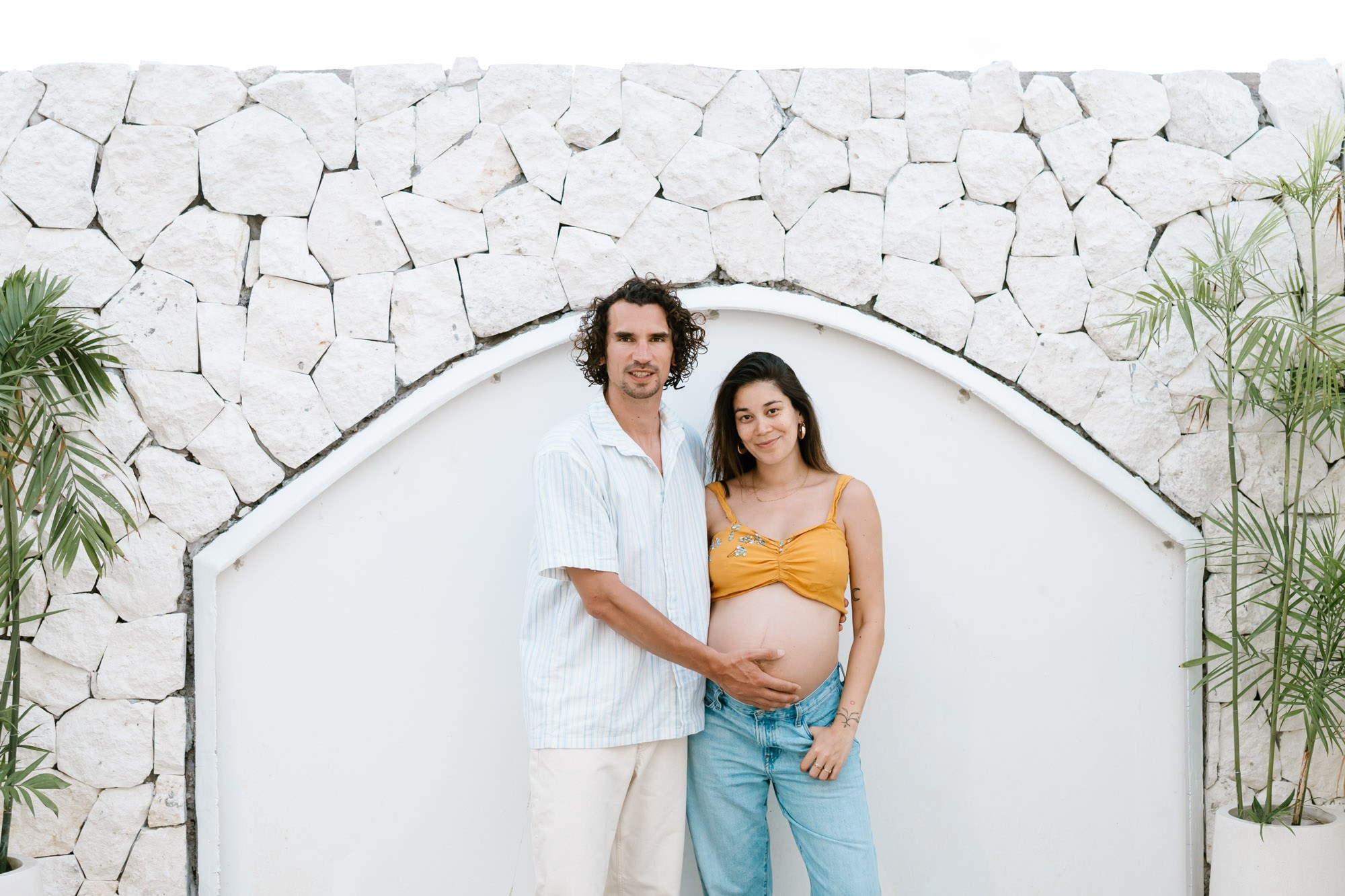 LARISSA & SJUUL MATERNITY. Female Photographer in Bali