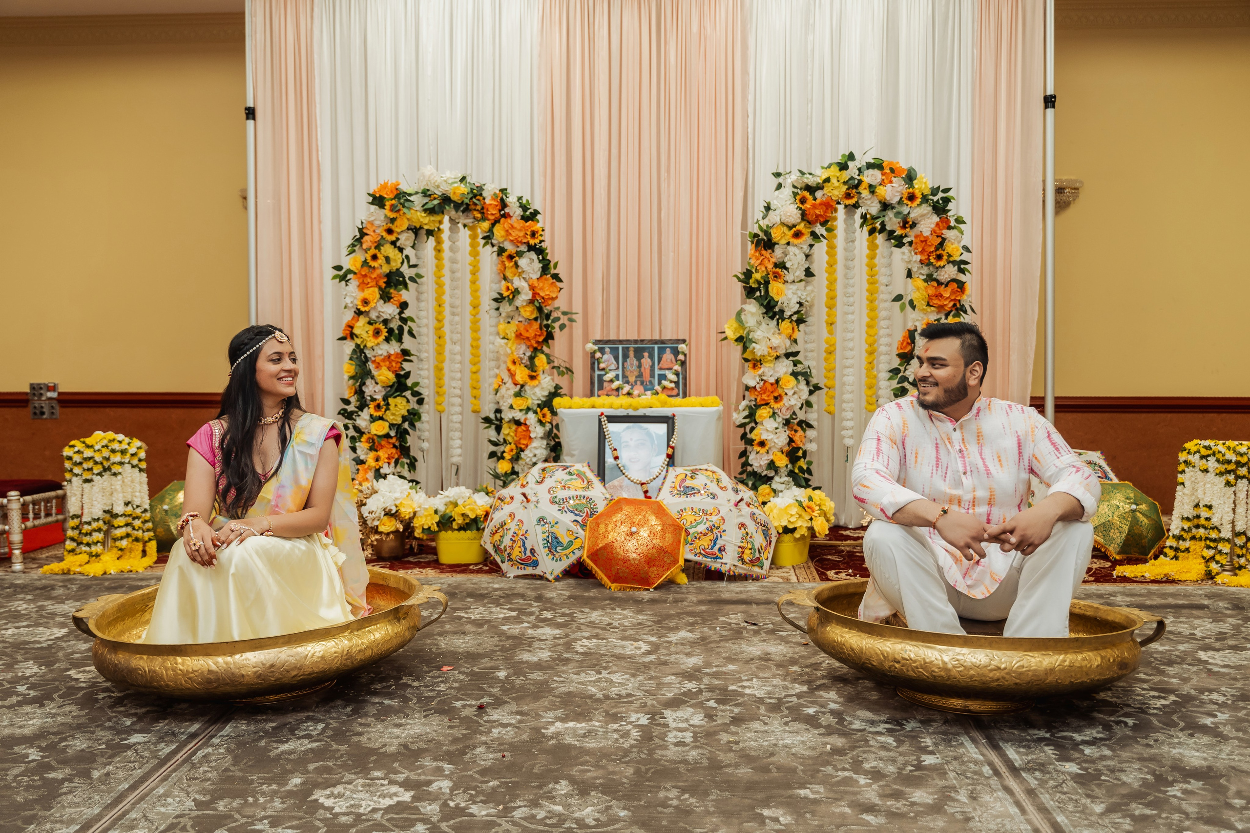 Darshil & Shailja. Wedding Photographer & Cinematographer studios