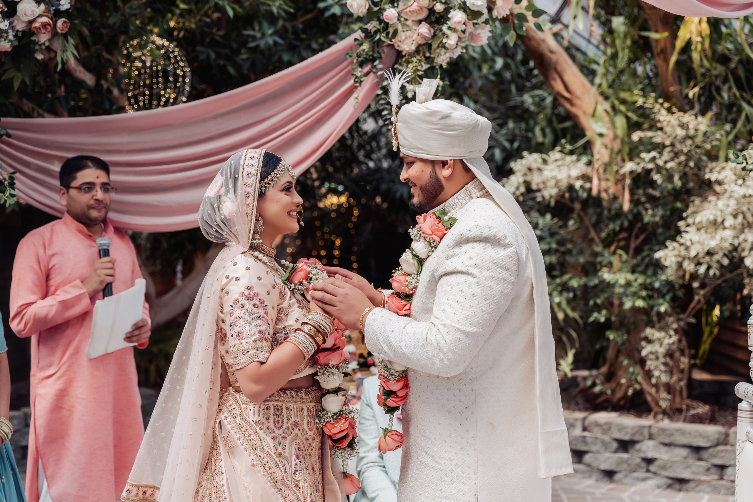 Darshil & Shailja. Wedding Photographer & Cinematographer studios