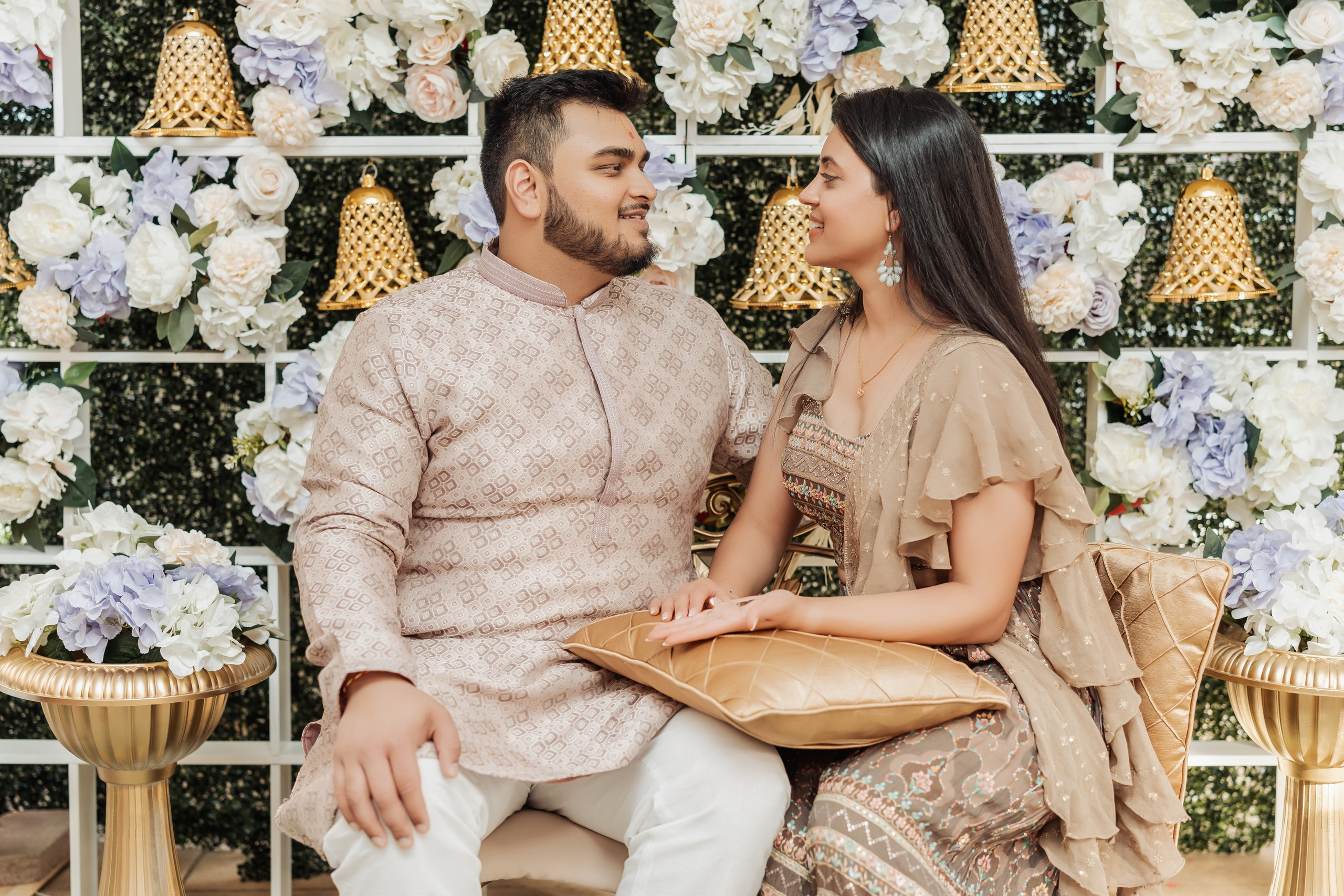 Darshil & Shailja. Wedding Photographer & Cinematographer studios