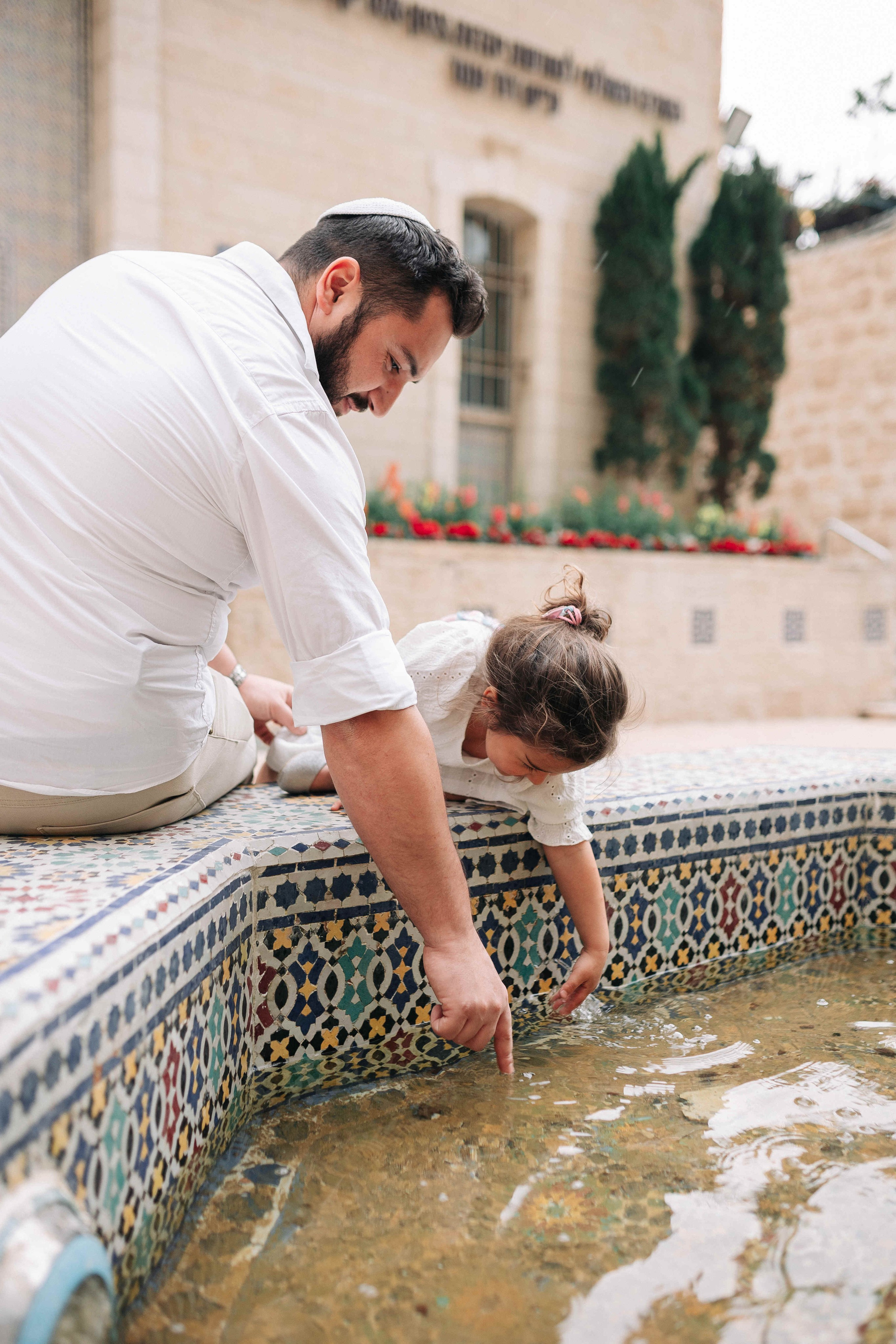 EXPECTING A BABY, JERUSALEM. PHOTOGRAPHER IN ISRAEL