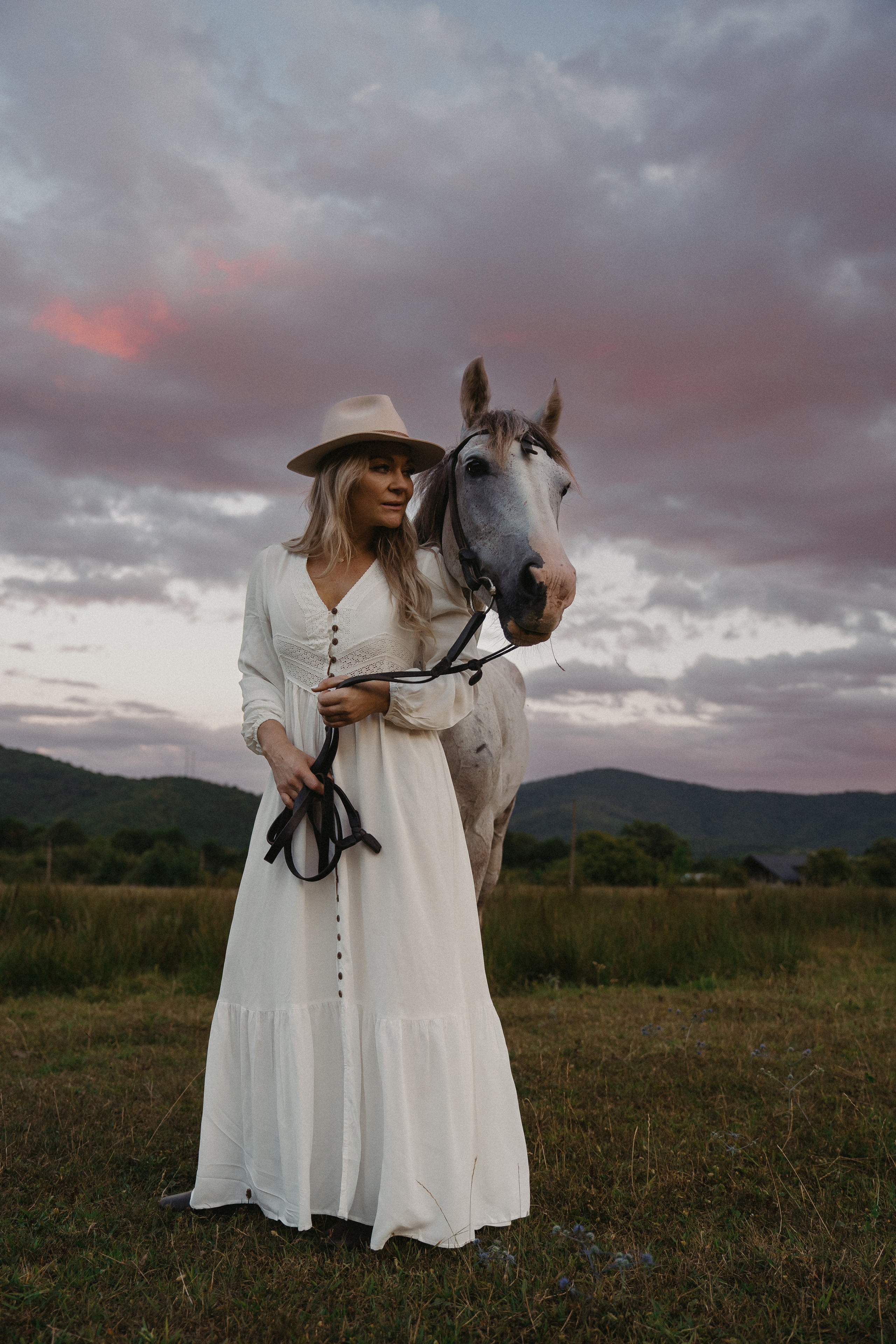 Pink sunset. Photographer and travel-blogger Aleksandra Gritsenko