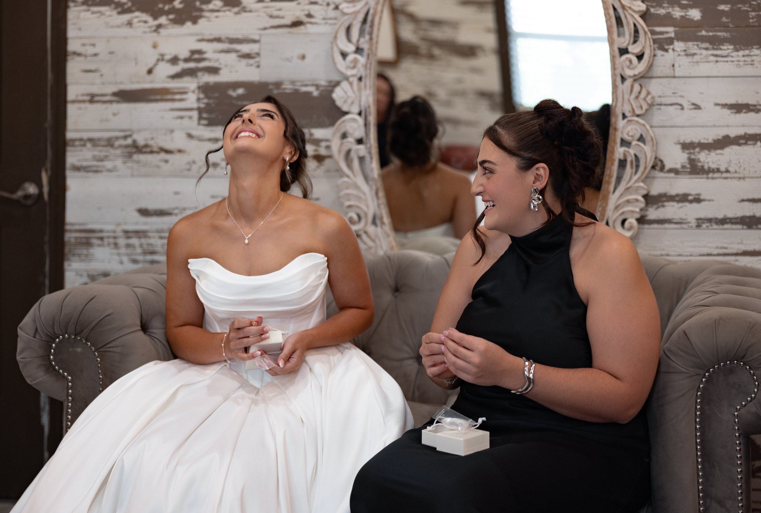 Alexsa and Robert. Ever After Farm Peach. Photographer Anastasia Nagibina