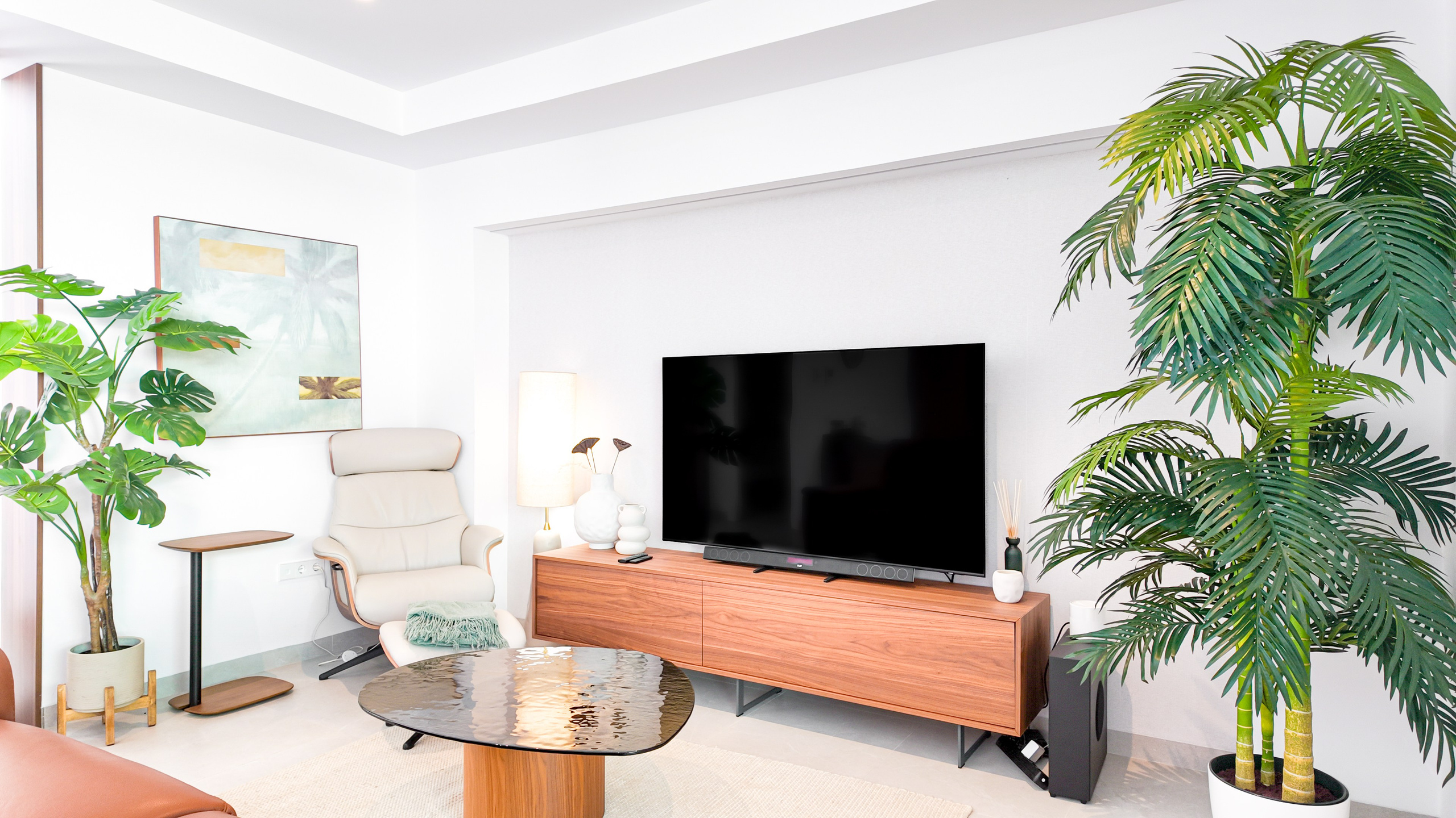 Villa LAKESIDE I’M GROUP. Baby Beast