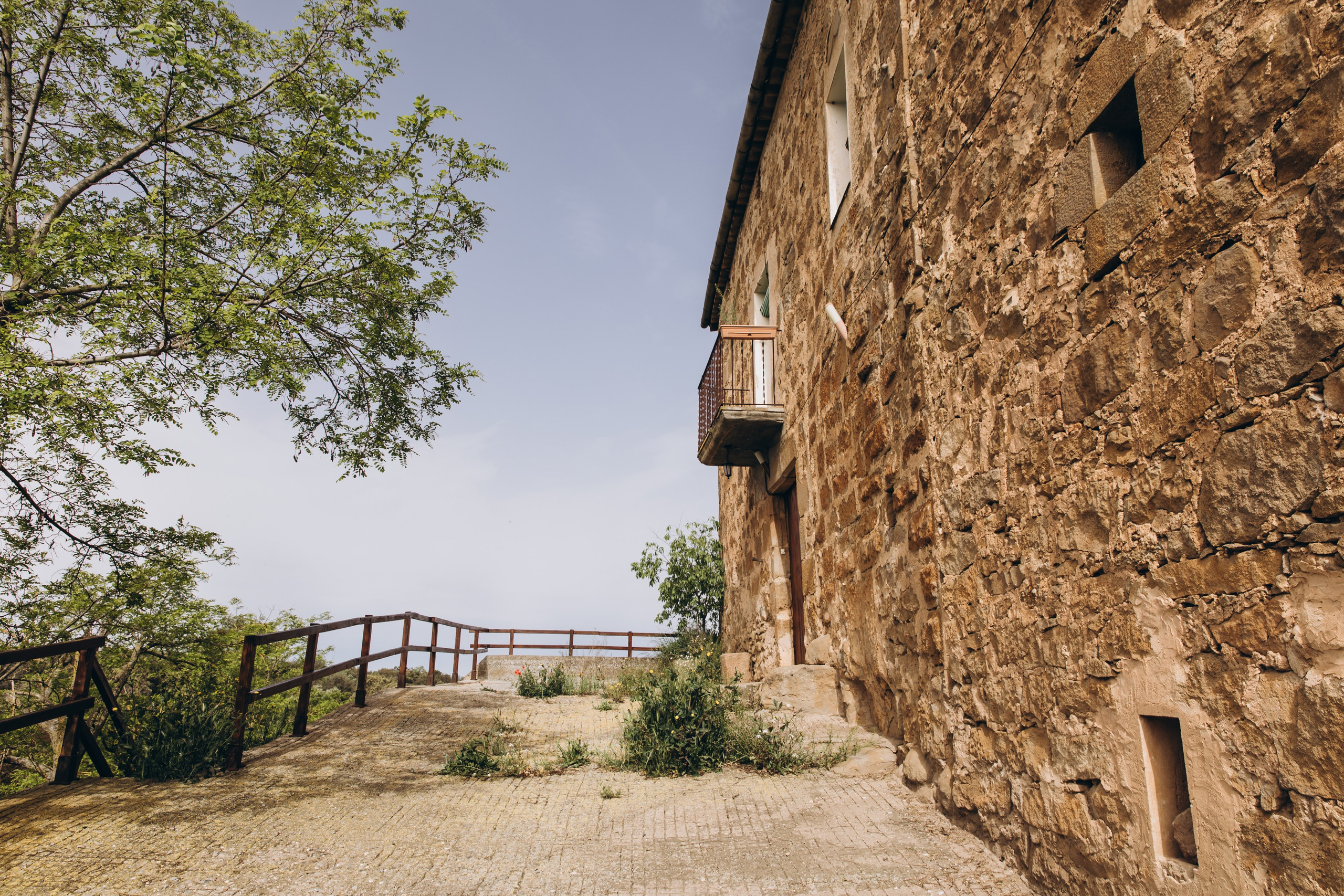  7. Wedding portraits in Milan – European photo and video team. 8. Bride and groom in Rome – romantic Italian wedding photography.